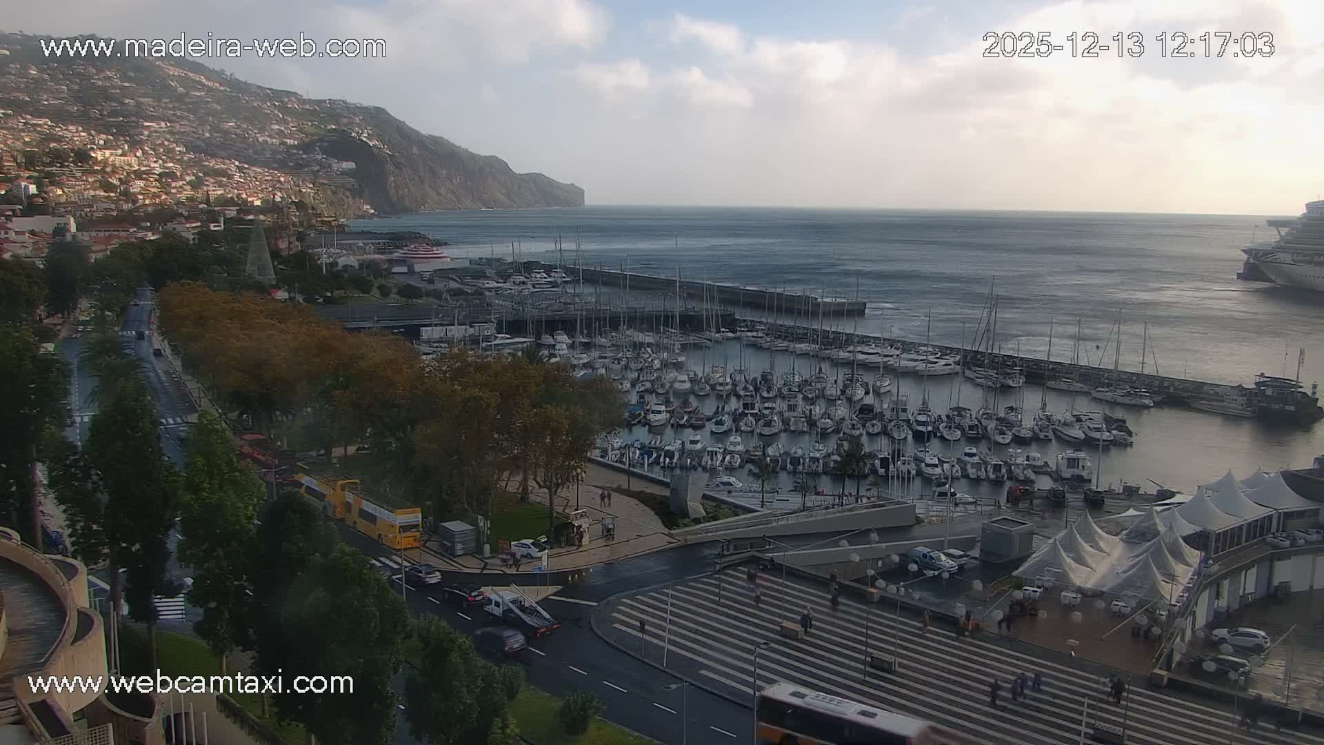 Funchal Marina & Coast Live Cam - Funchal, Madeira, Portugal