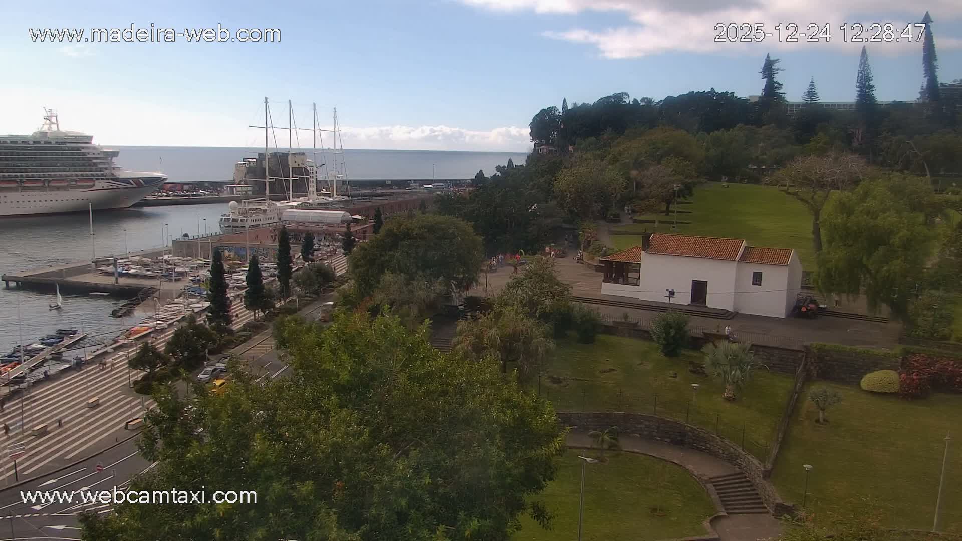 Funchal Marina & Coast Live Cam - Funchal, Madeira, Portugal