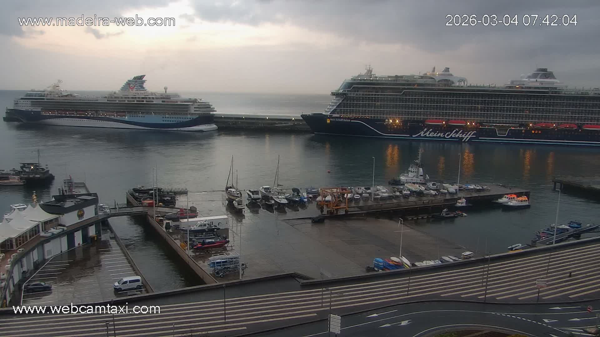 Funchal Marina & Coast Live Cam - Funchal, Madeira, Portugal
