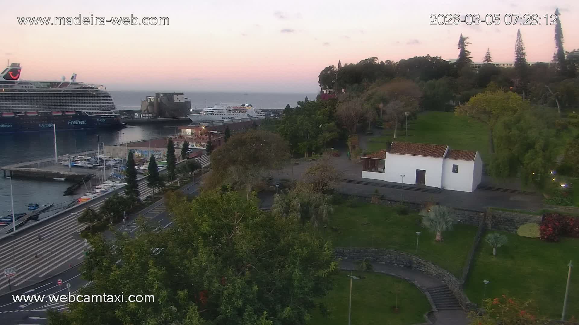 Funchal Marina & Coast Live Cam - Funchal, Madeira, Portugal