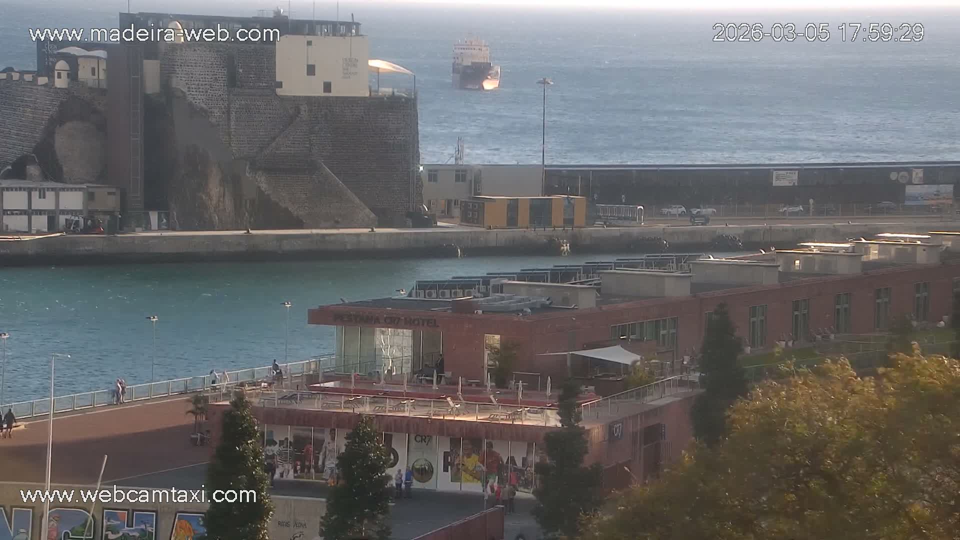 Funchal Marina & Coast Live Cam - Funchal, Madeira, Portugal