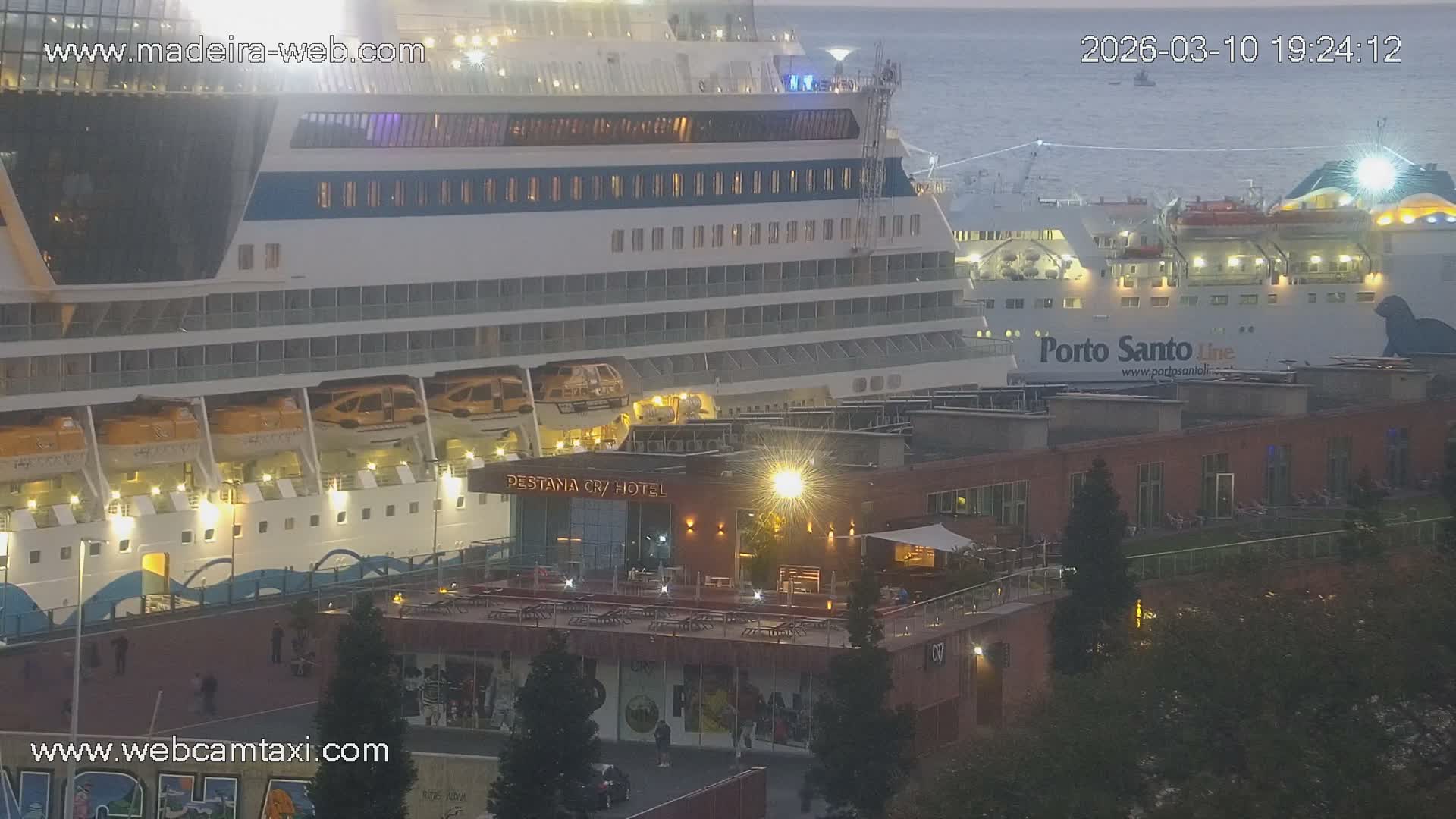 Funchal Marina & Coast Live Cam - Funchal, Madeira, Portugal