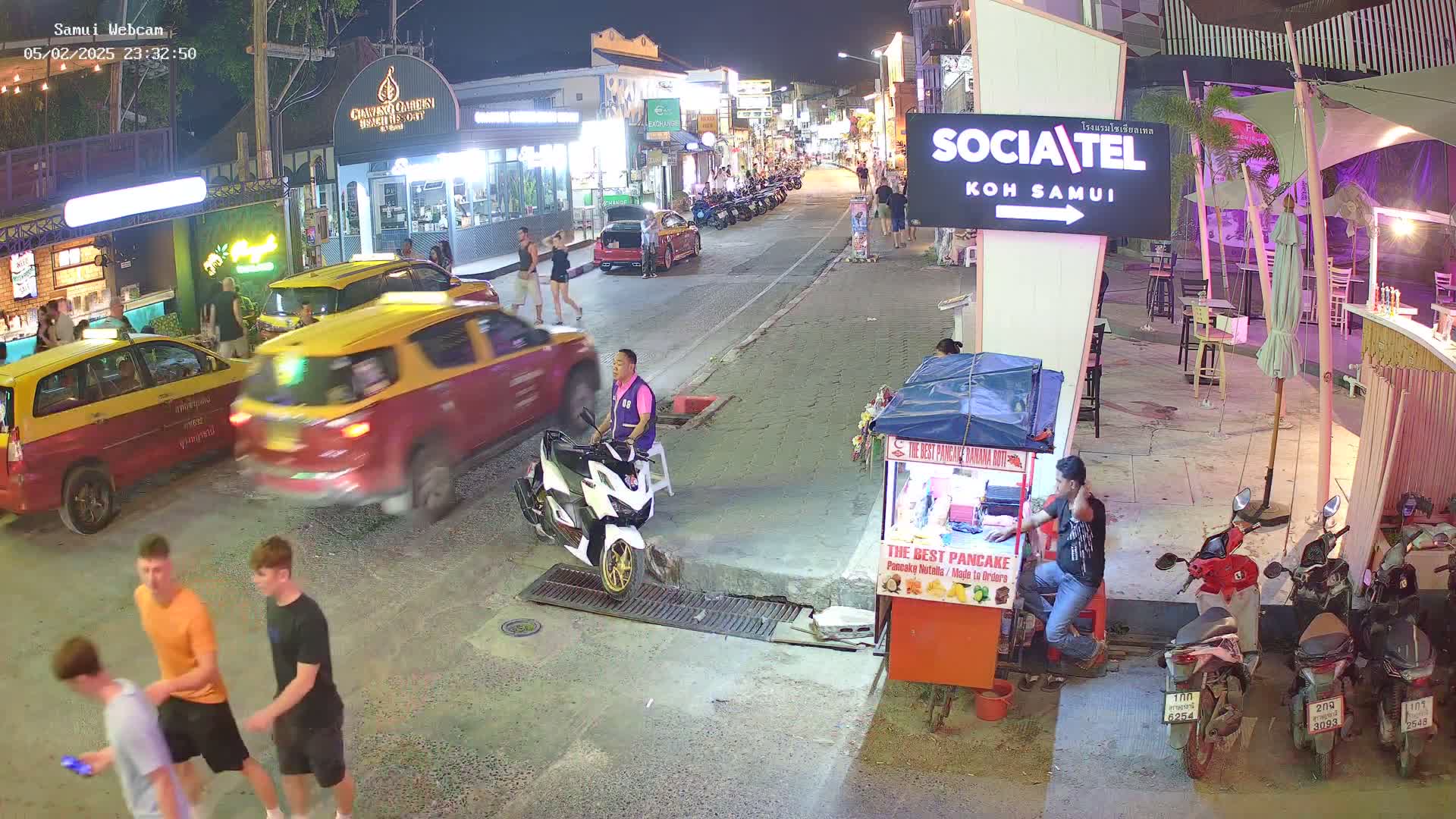 Chaweng Town Center Live Cam - Ko Samui, Surat Thani, Thailand