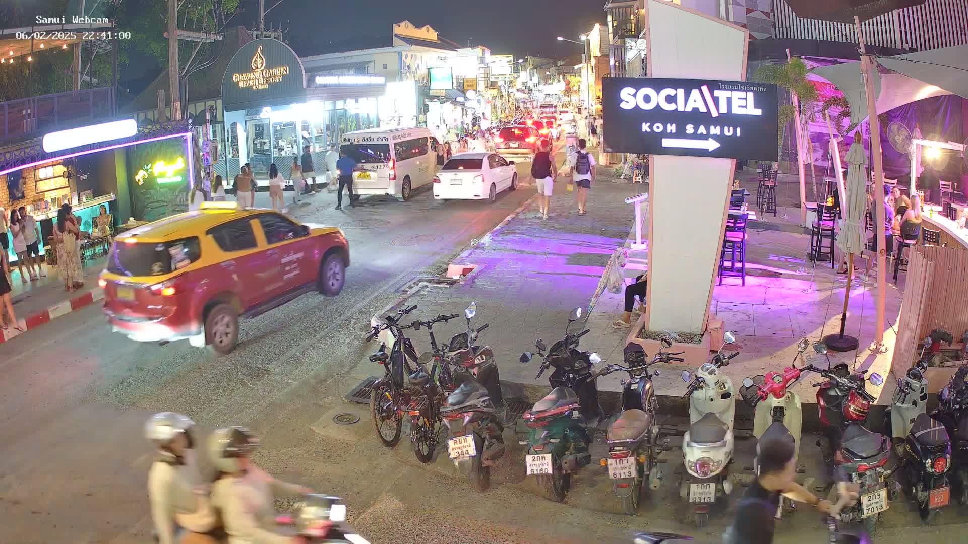 Chaweng Town Center Live Cam - Ko Samui, Surat Thani, Thailand
