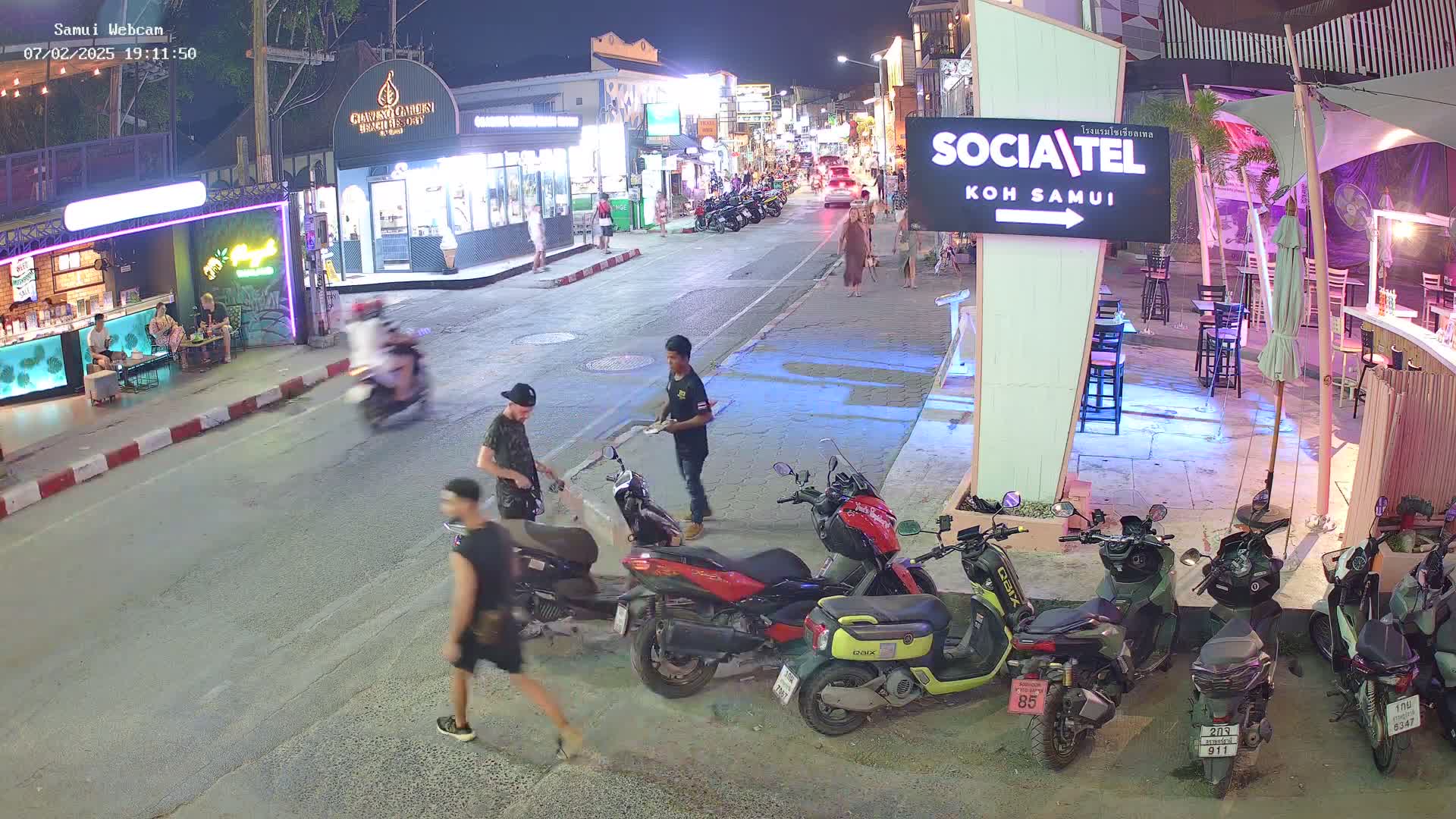 Chaweng Town Center Live Cam - Ko Samui, Surat Thani, Thailand