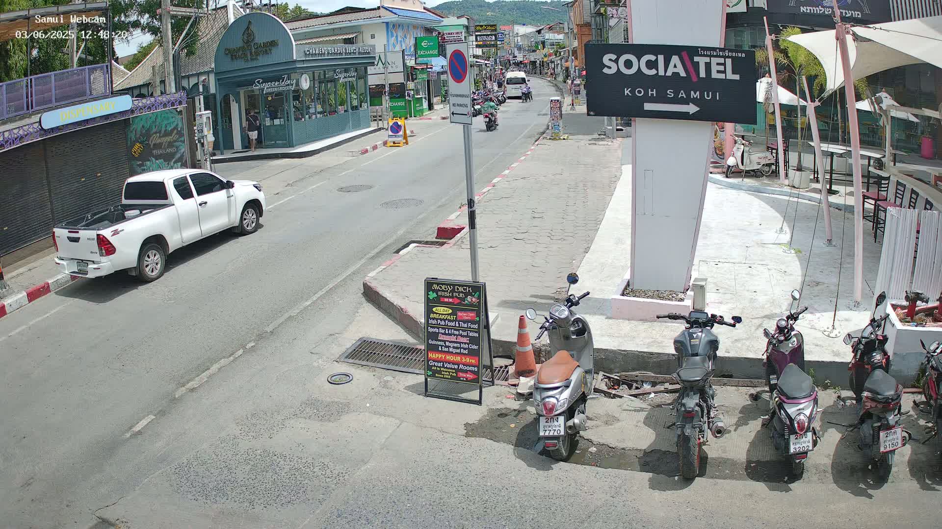 Chaweng Town Center Live Cam - Ko Samui, Surat Thani, Thailand