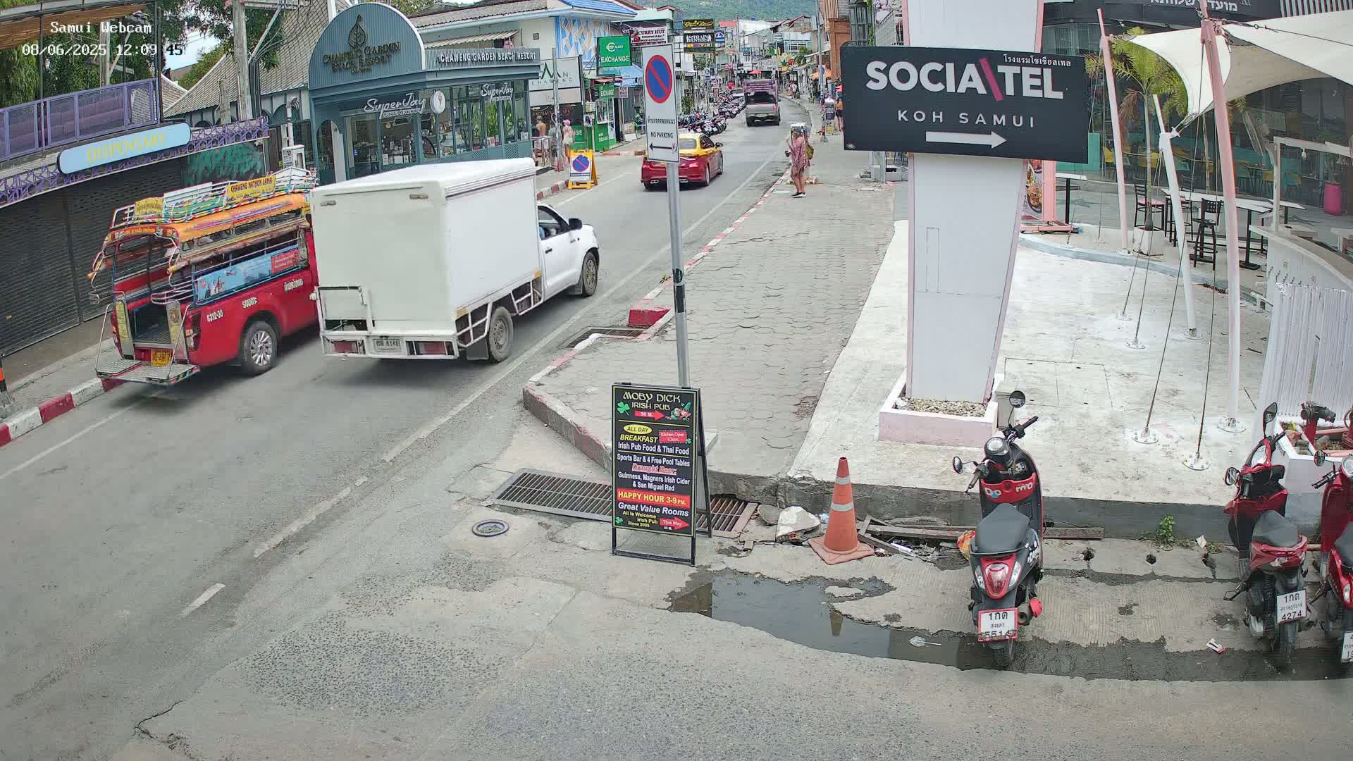 Chaweng Town Center Live Cam - Ko Samui, Surat Thani, Thailand