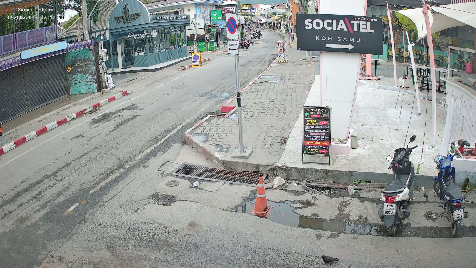 Chaweng Town Center Live Cam - Ko Samui, Surat Thani, Thailand