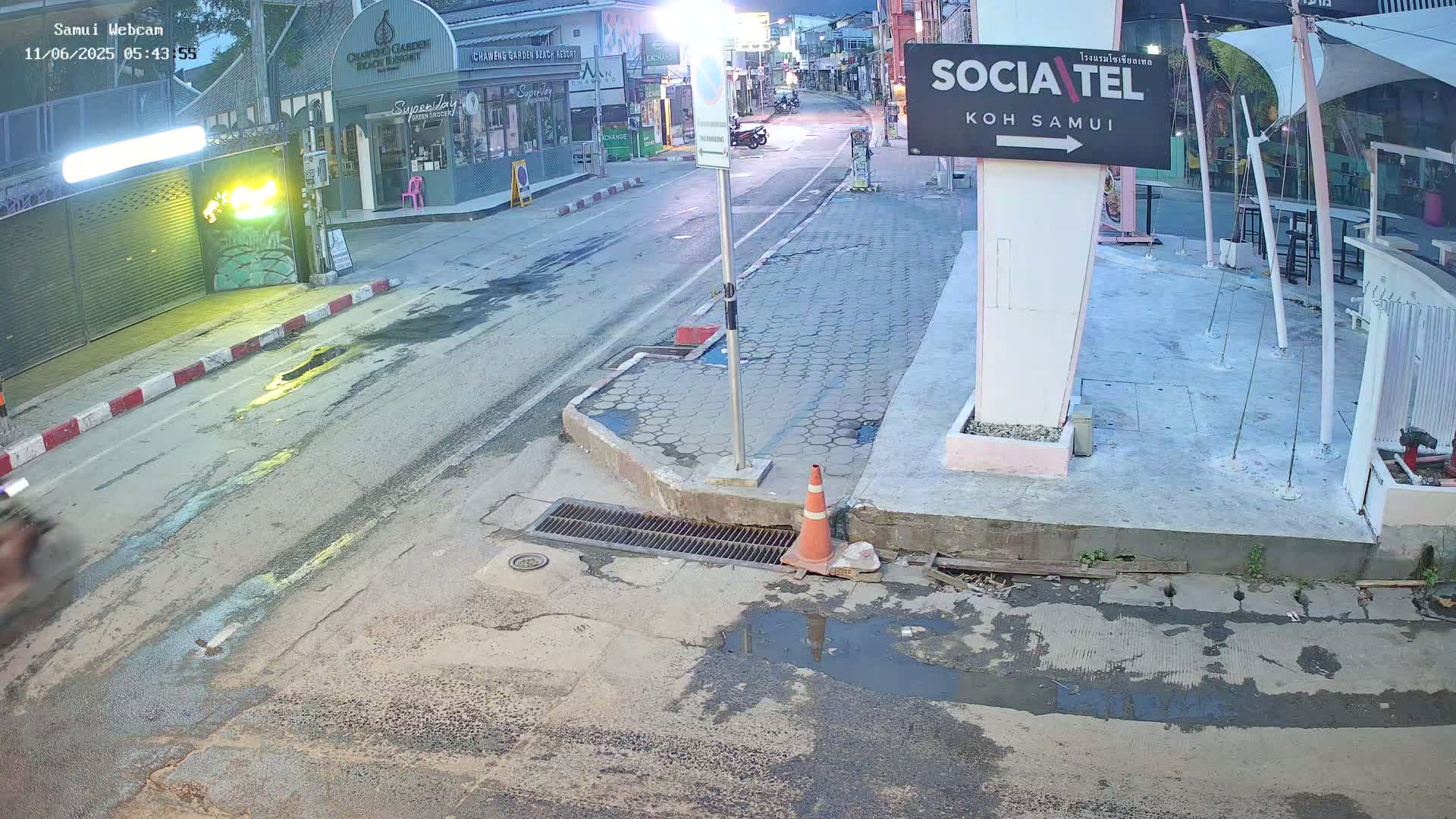 Chaweng Town Center Live Cam - Ko Samui, Surat Thani, Thailand