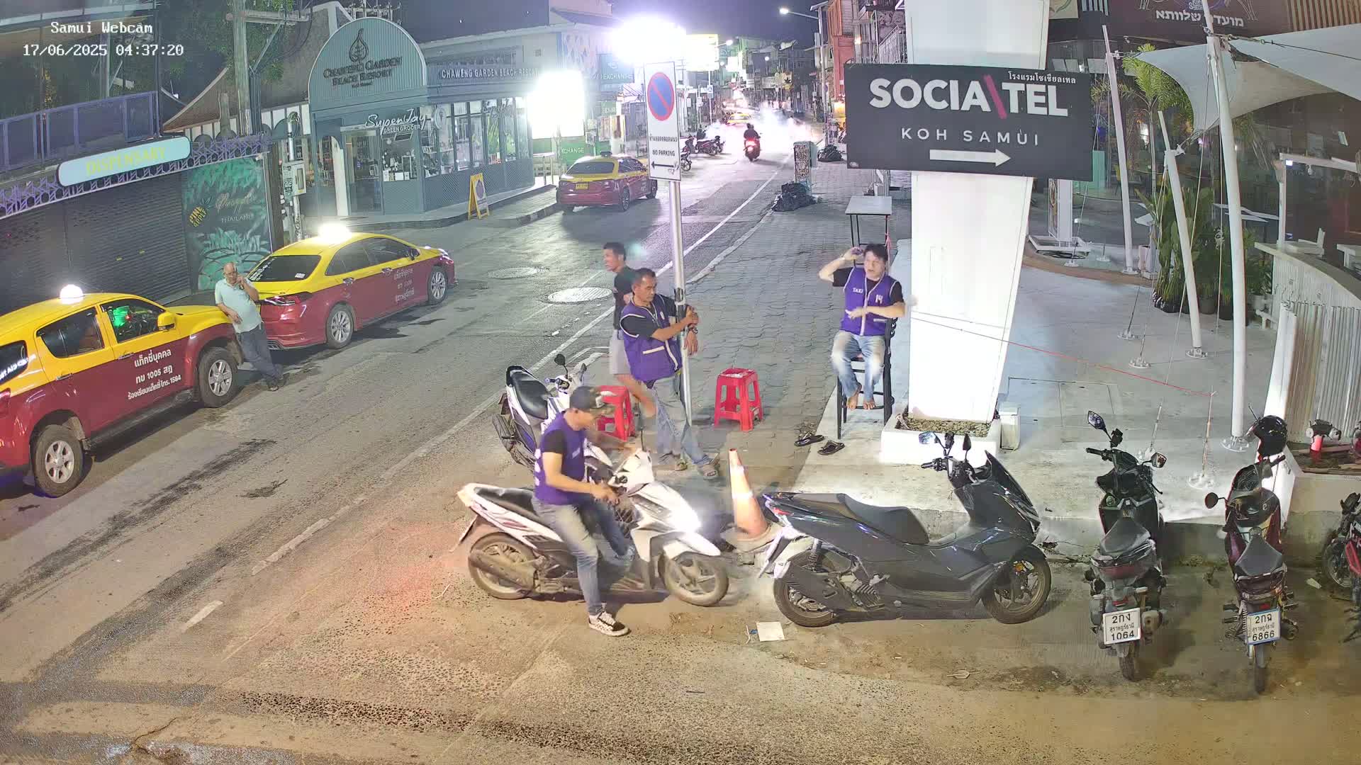 Chaweng Town Center Live Cam - Ko Samui, Surat Thani, Thailand