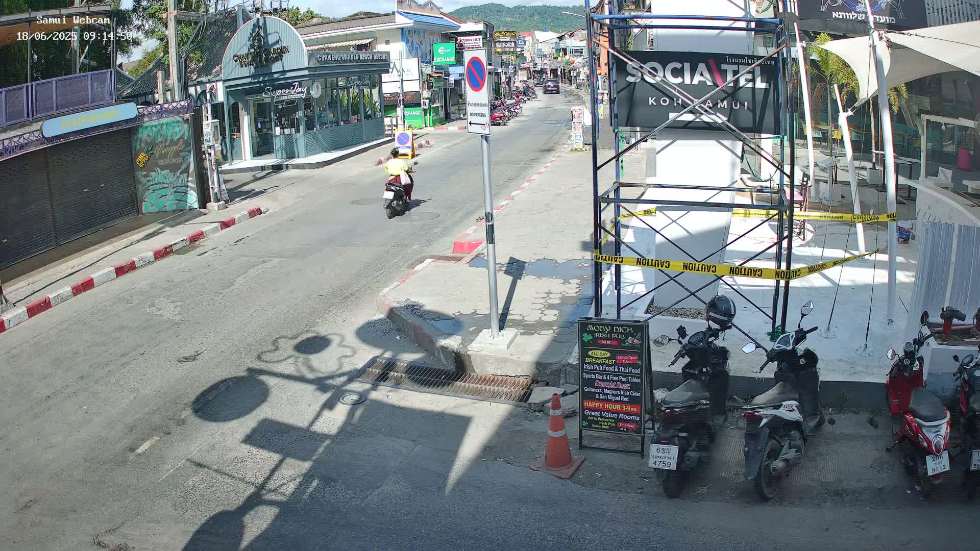 Chaweng Town Center Live Cam - Ko Samui, Surat Thani, Thailand