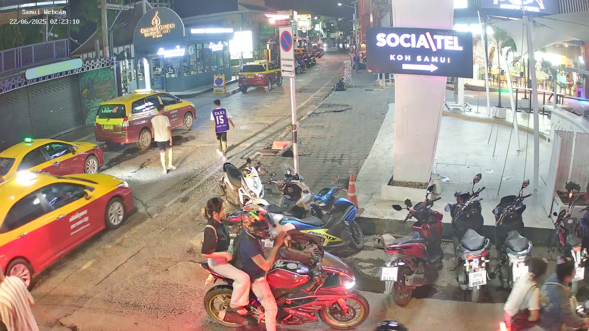 Chaweng Town Center Live Cam - Ko Samui, Surat Thani, Thailand