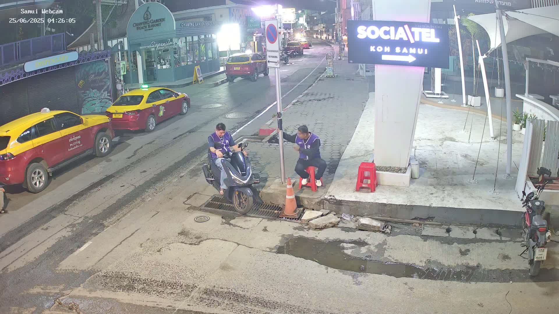 Chaweng Town Center Live Cam - Ko Samui, Surat Thani, Thailand