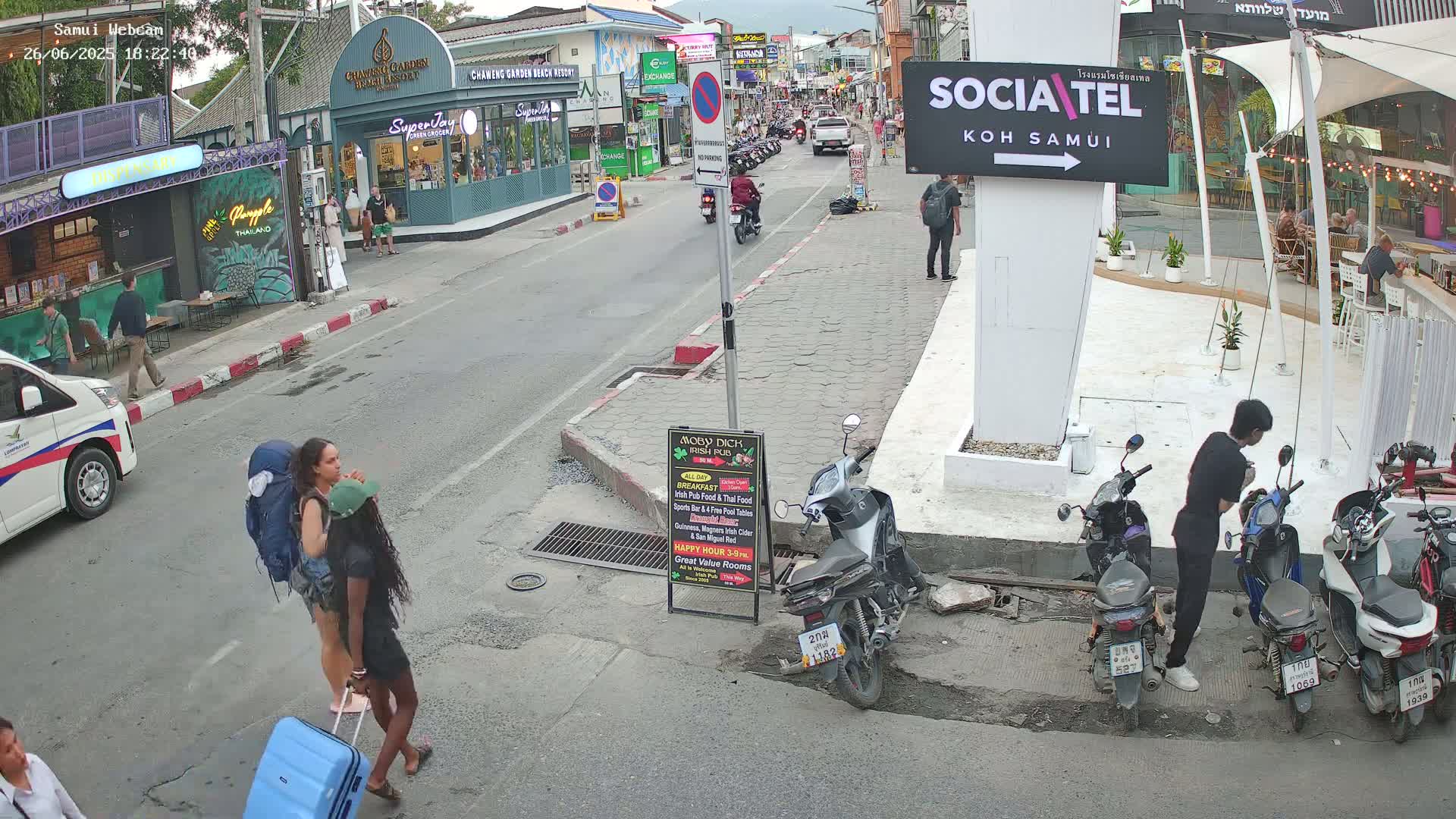 Chaweng Town Center Live Cam - Ko Samui, Surat Thani, Thailand