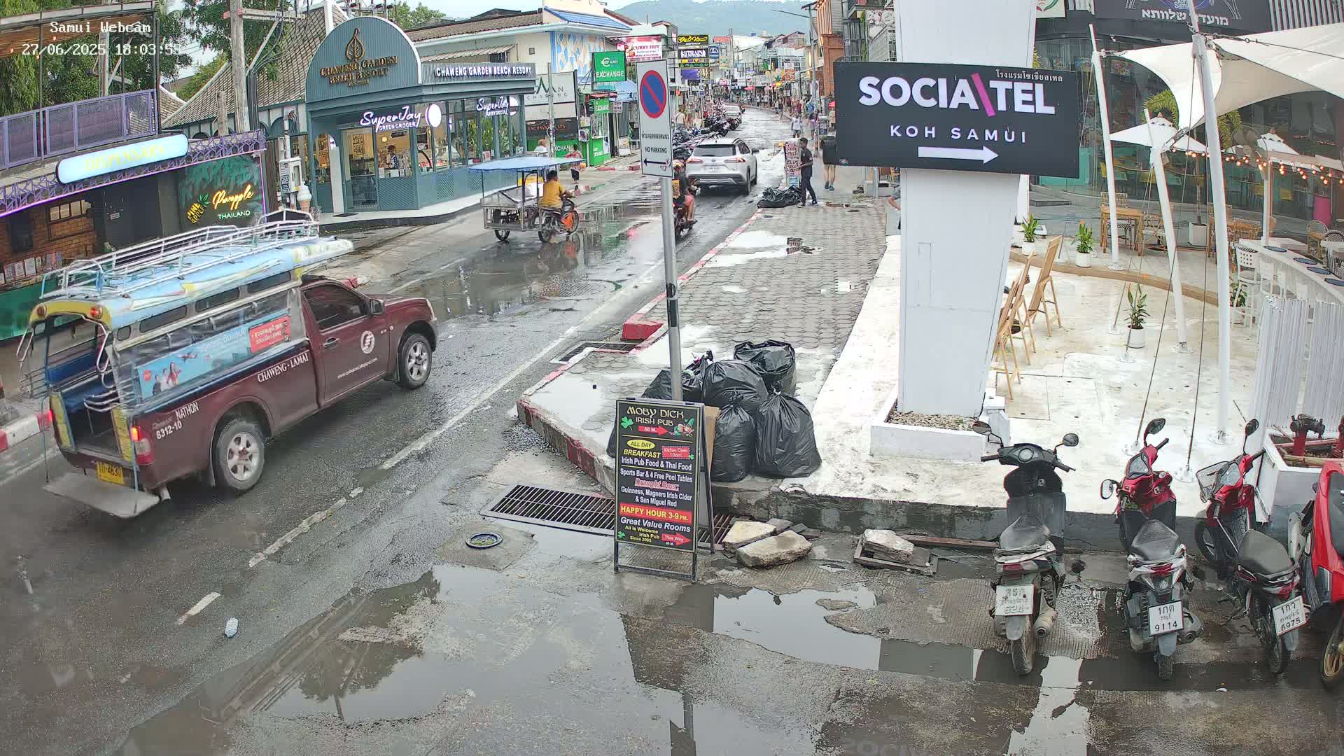 Chaweng Town Center Live Cam - Ko Samui, Surat Thani, Thailand