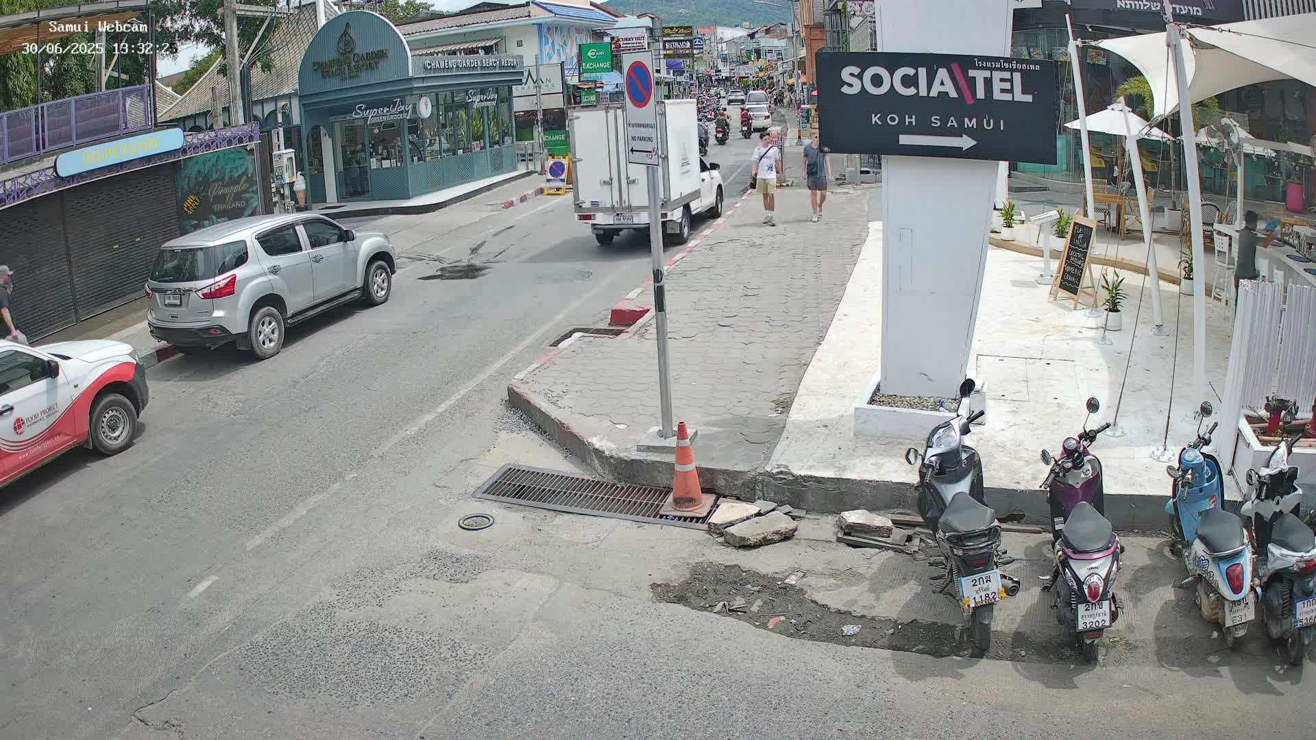 Chaweng Town Center Live Cam - Ko Samui, Surat Thani, Thailand