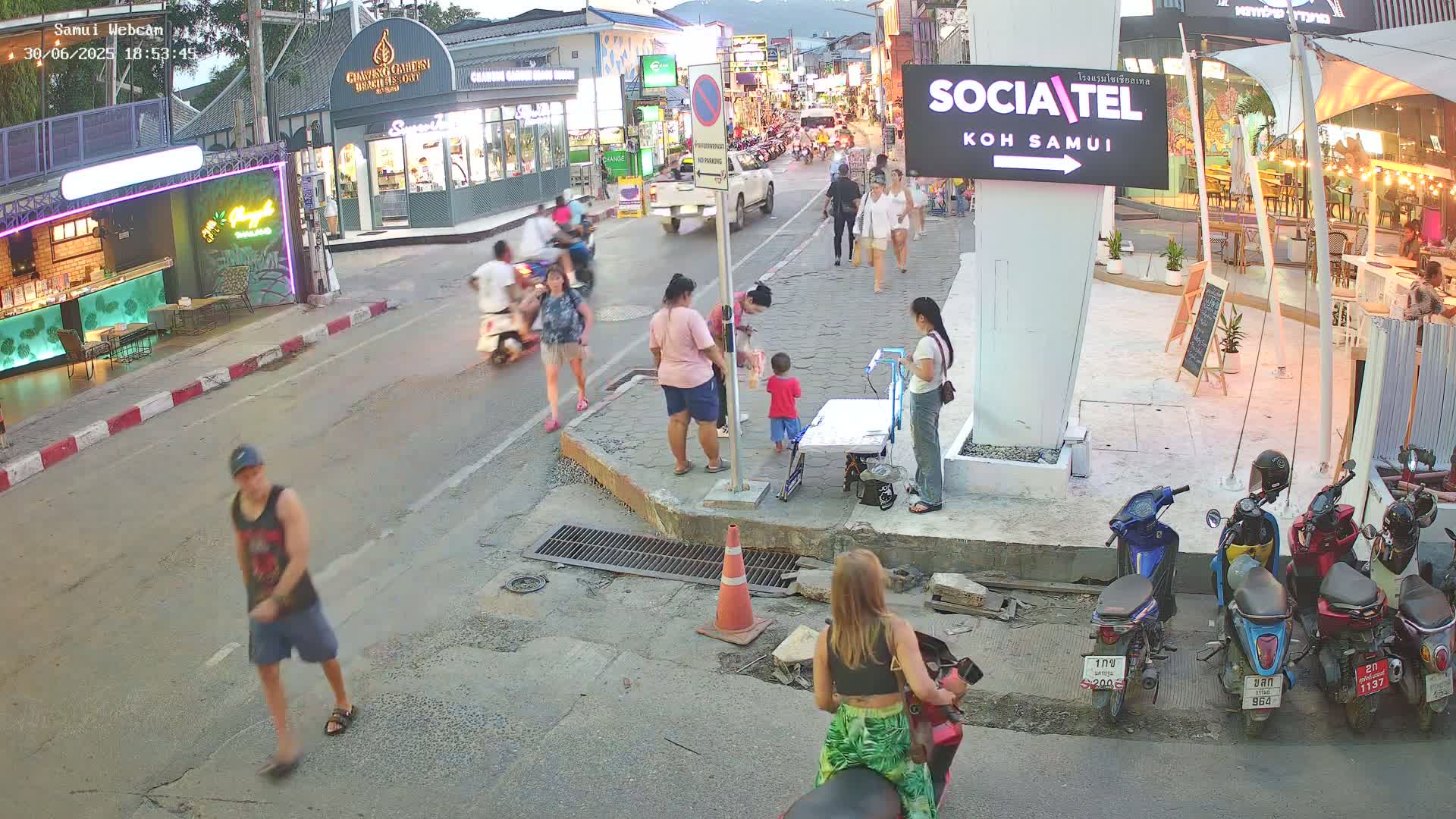 Chaweng Town Center Live Cam - Ko Samui, Surat Thani, Thailand
