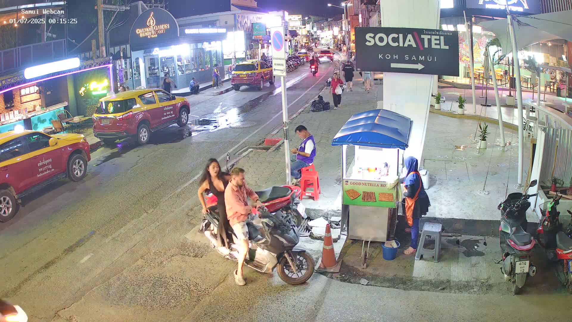 Chaweng Town Center Live Cam - Ko Samui, Surat Thani, Thailand