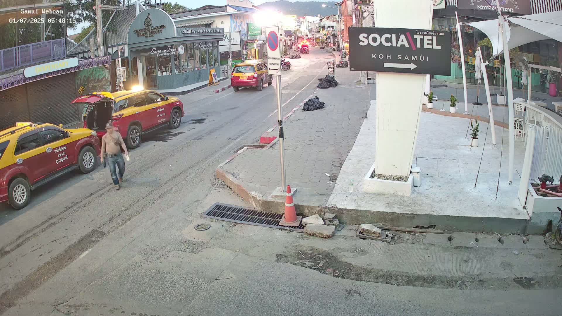 Chaweng Town Center Live Cam - Ko Samui, Surat Thani, Thailand