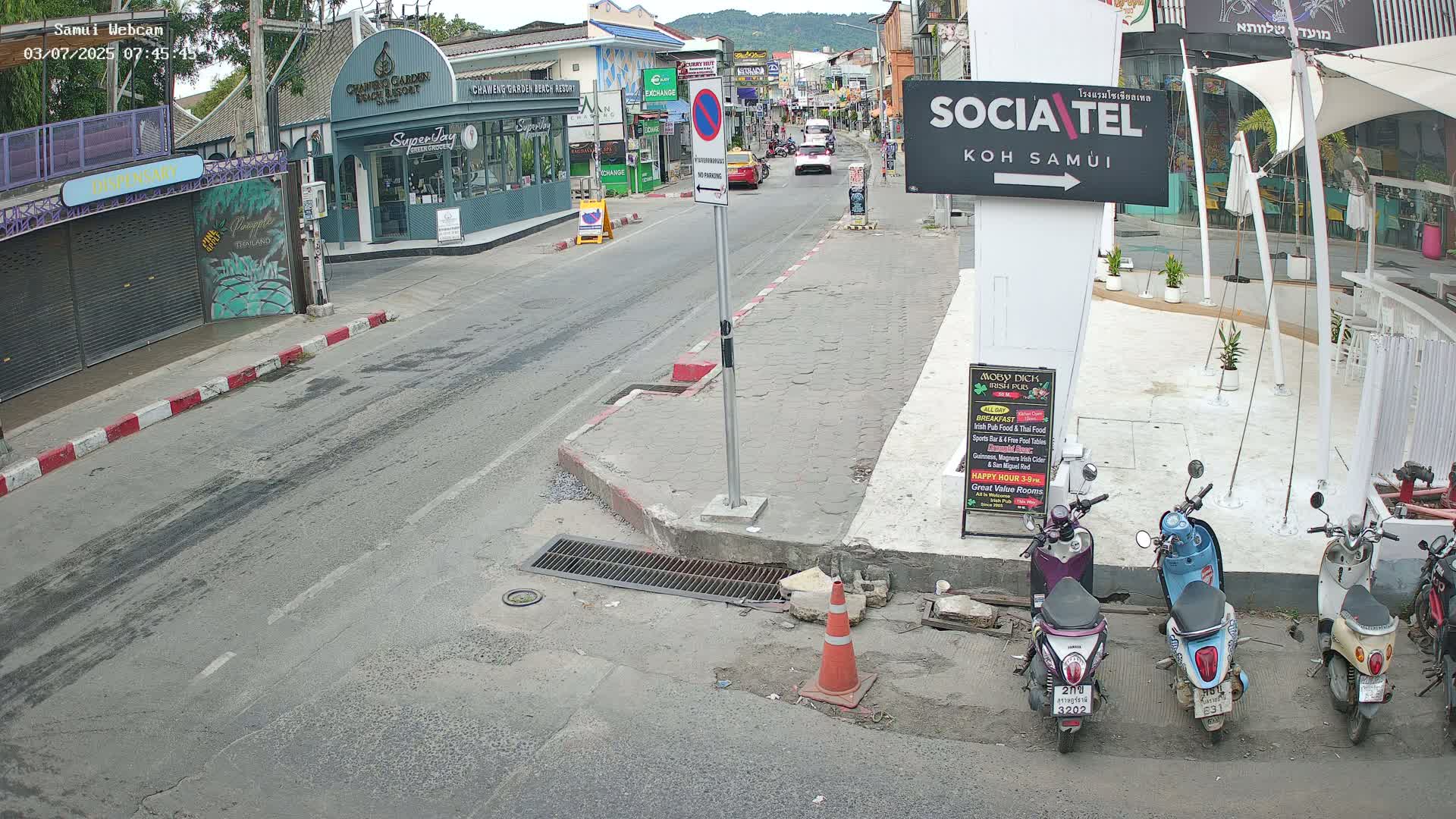 Chaweng Town Center Live Cam - Ko Samui, Surat Thani, Thailand