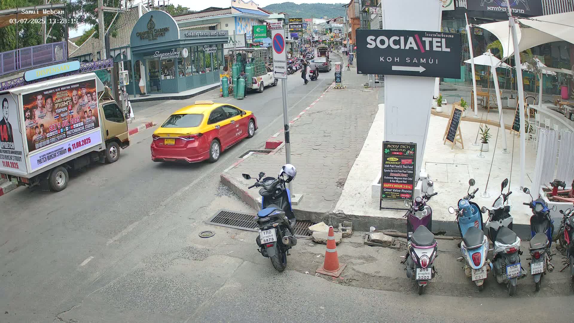 Chaweng Town Center Live Cam - Ko Samui, Surat Thani, Thailand