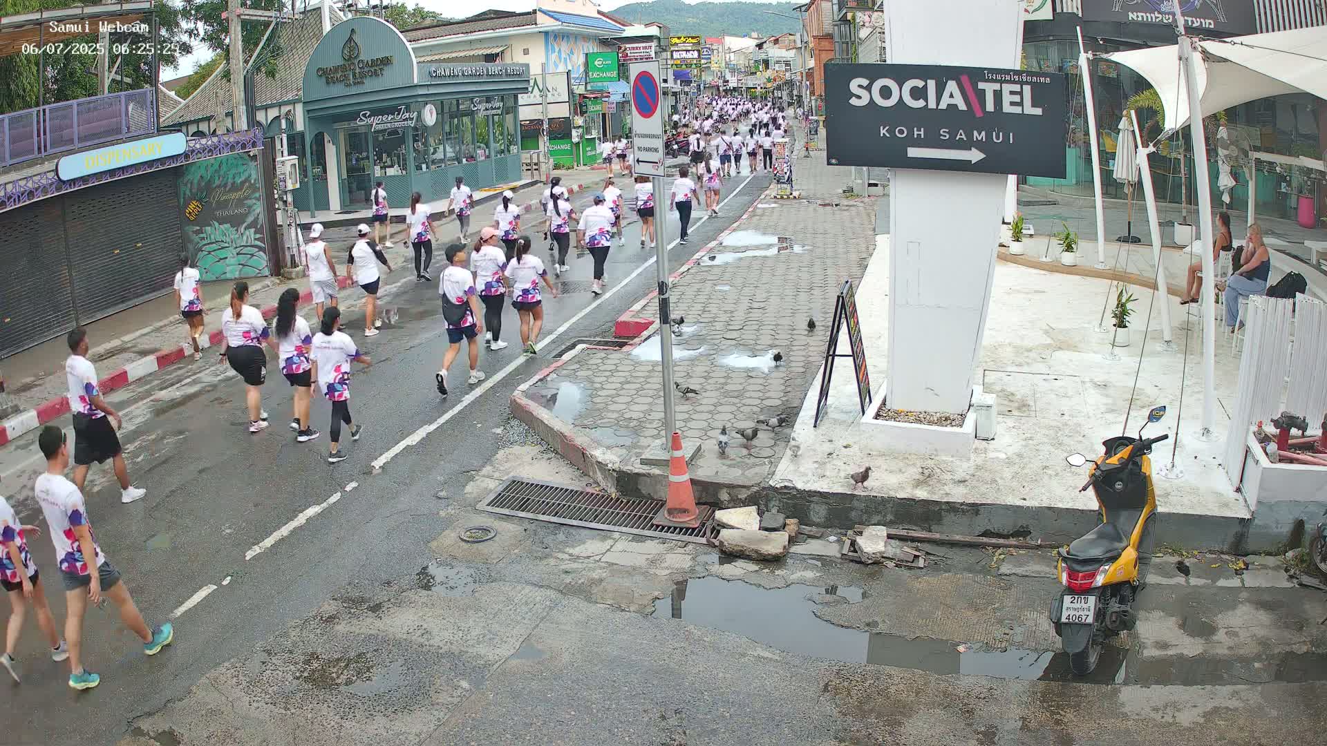 Chaweng Town Center Live Cam - Ko Samui, Surat Thani, Thailand