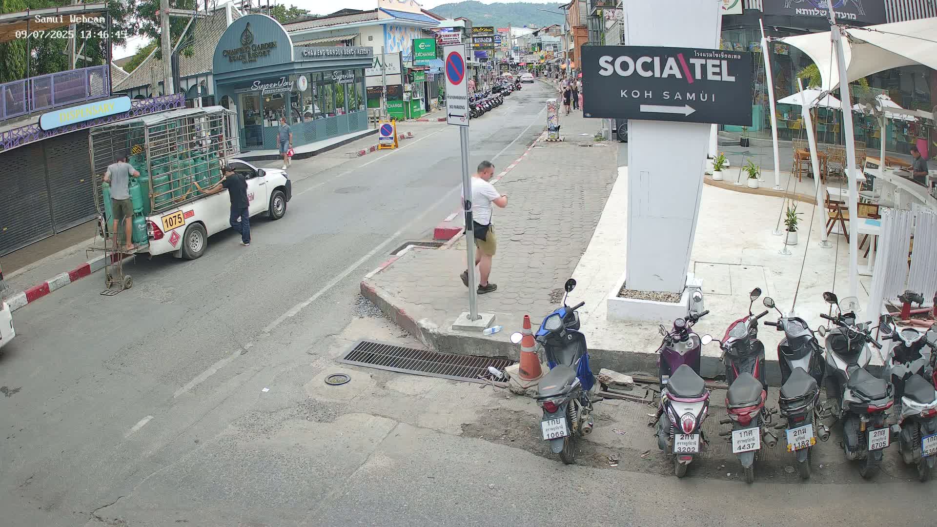 Chaweng Town Center Live Cam - Ko Samui, Surat Thani, Thailand