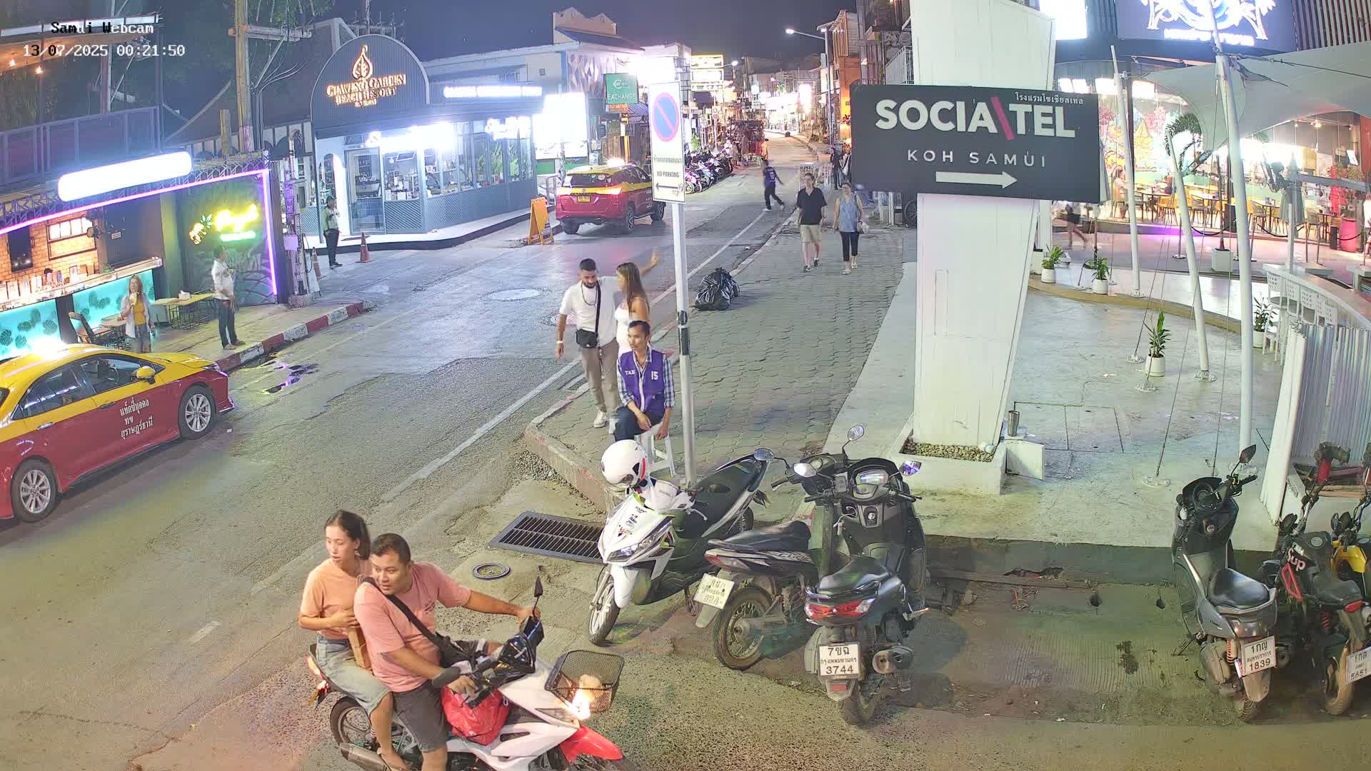 Chaweng Town Center Live Cam - Ko Samui, Surat Thani, Thailand