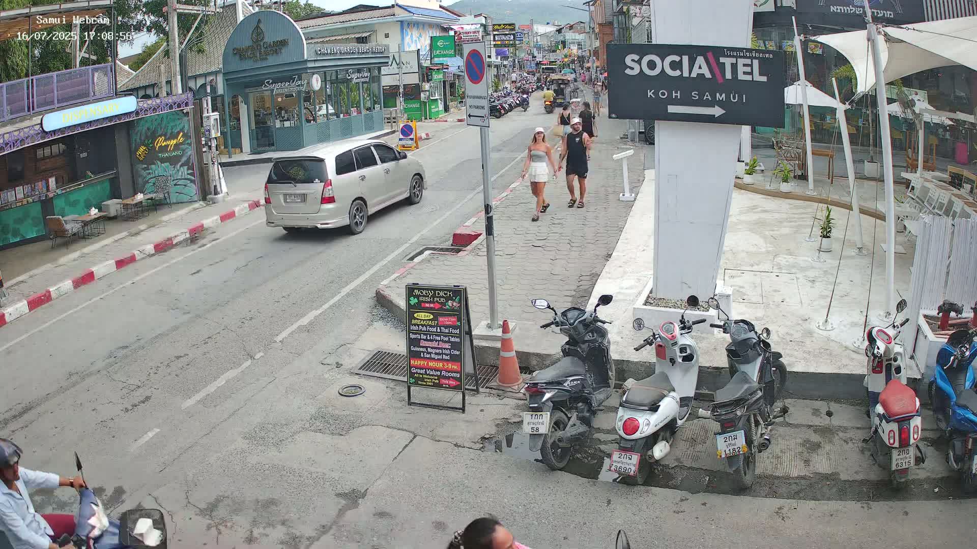 Chaweng Town Center Live Cam - Ko Samui, Surat Thani, Thailand