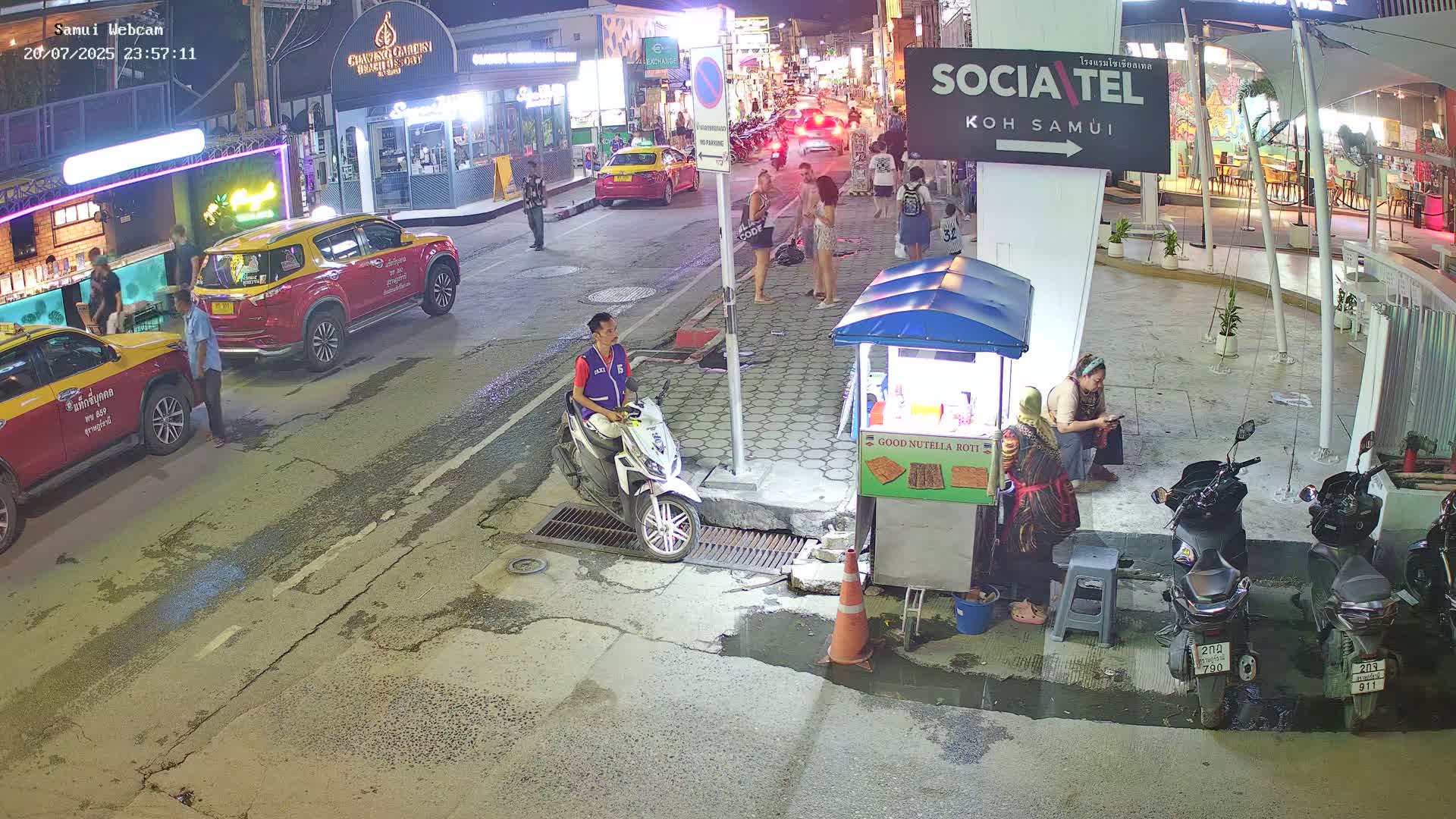 Chaweng Town Center Live Cam - Ko Samui, Surat Thani, Thailand