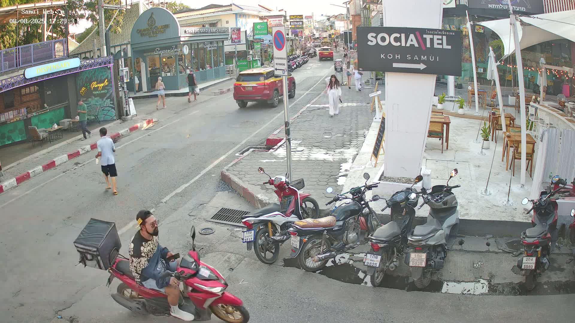 Chaweng Town Center Live Cam - Ko Samui, Surat Thani, Thailand