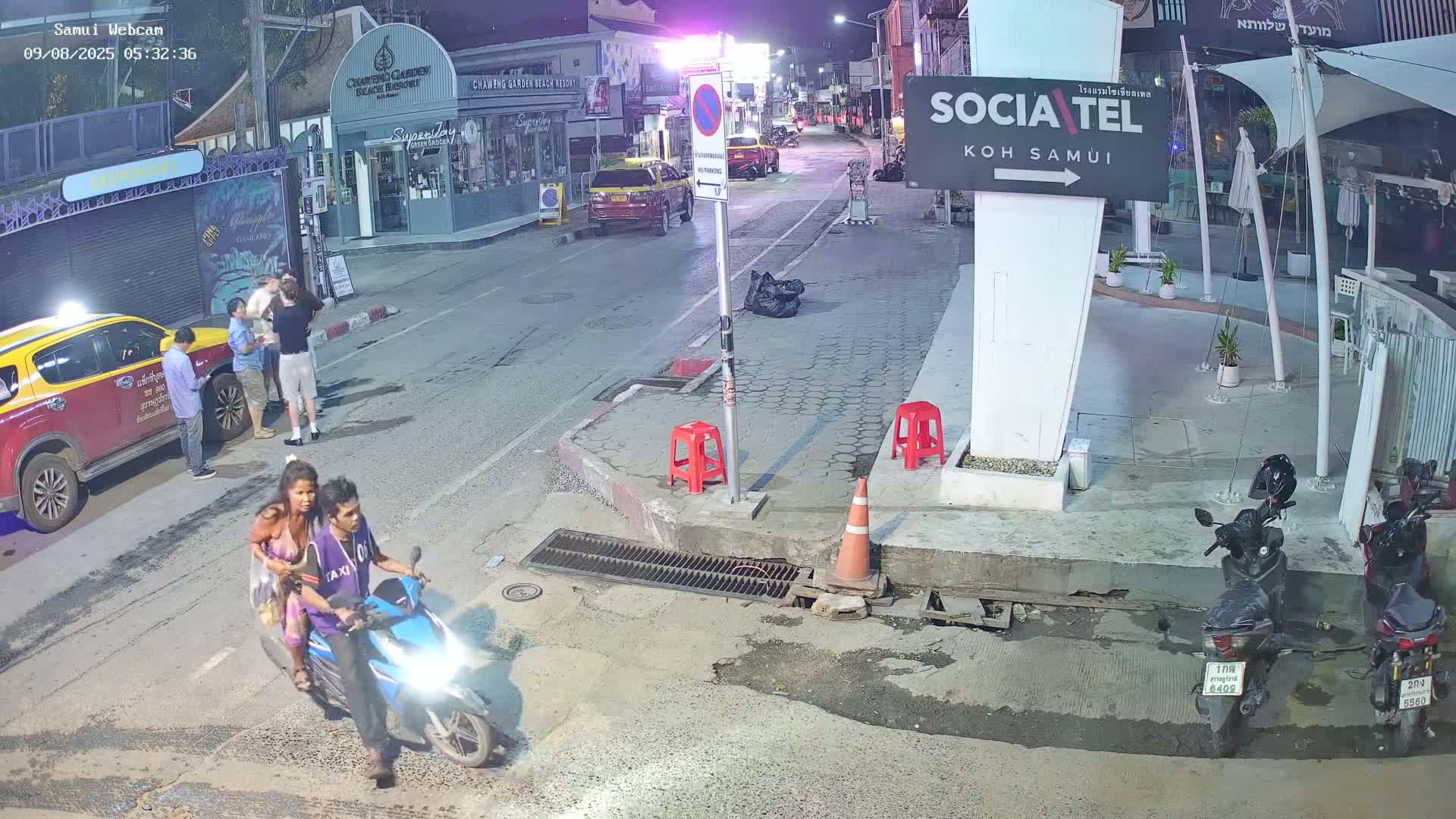 Chaweng Town Center Live Cam - Ko Samui, Surat Thani, Thailand