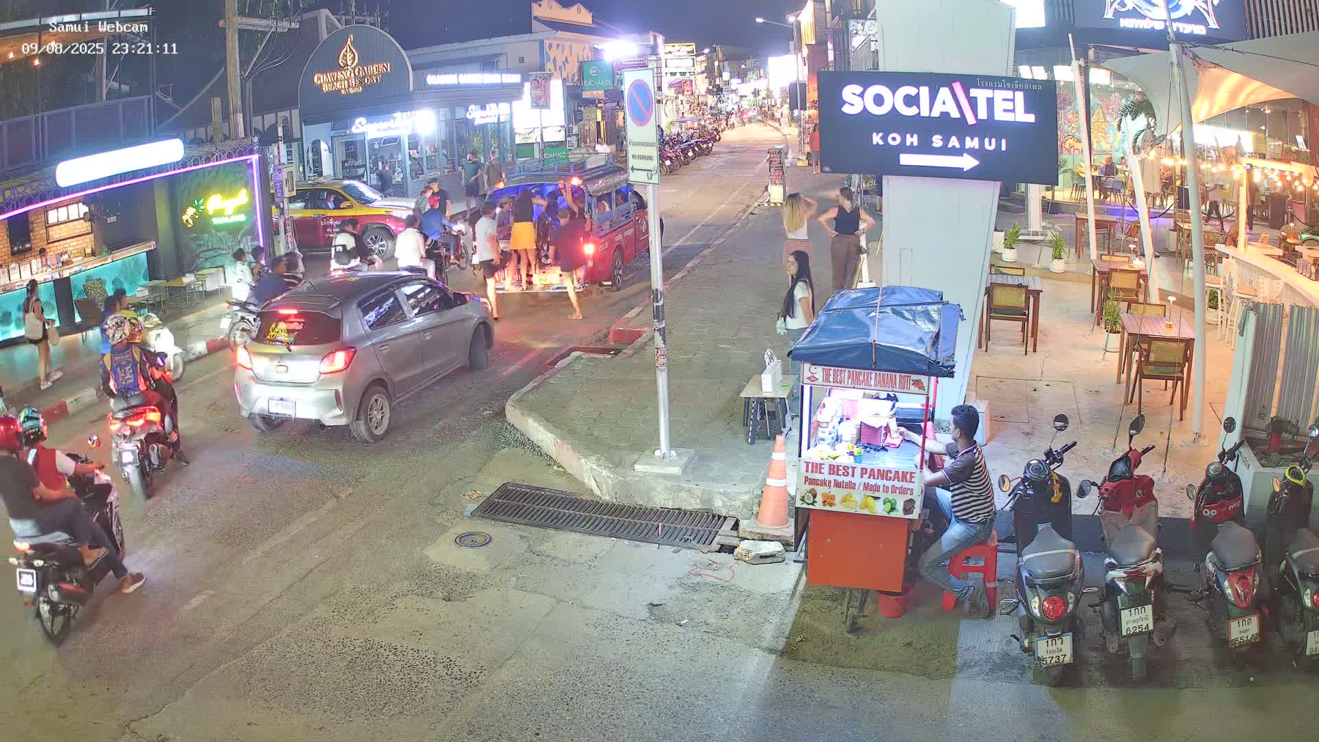 Chaweng Town Center Live Cam - Ko Samui, Surat Thani, Thailand
