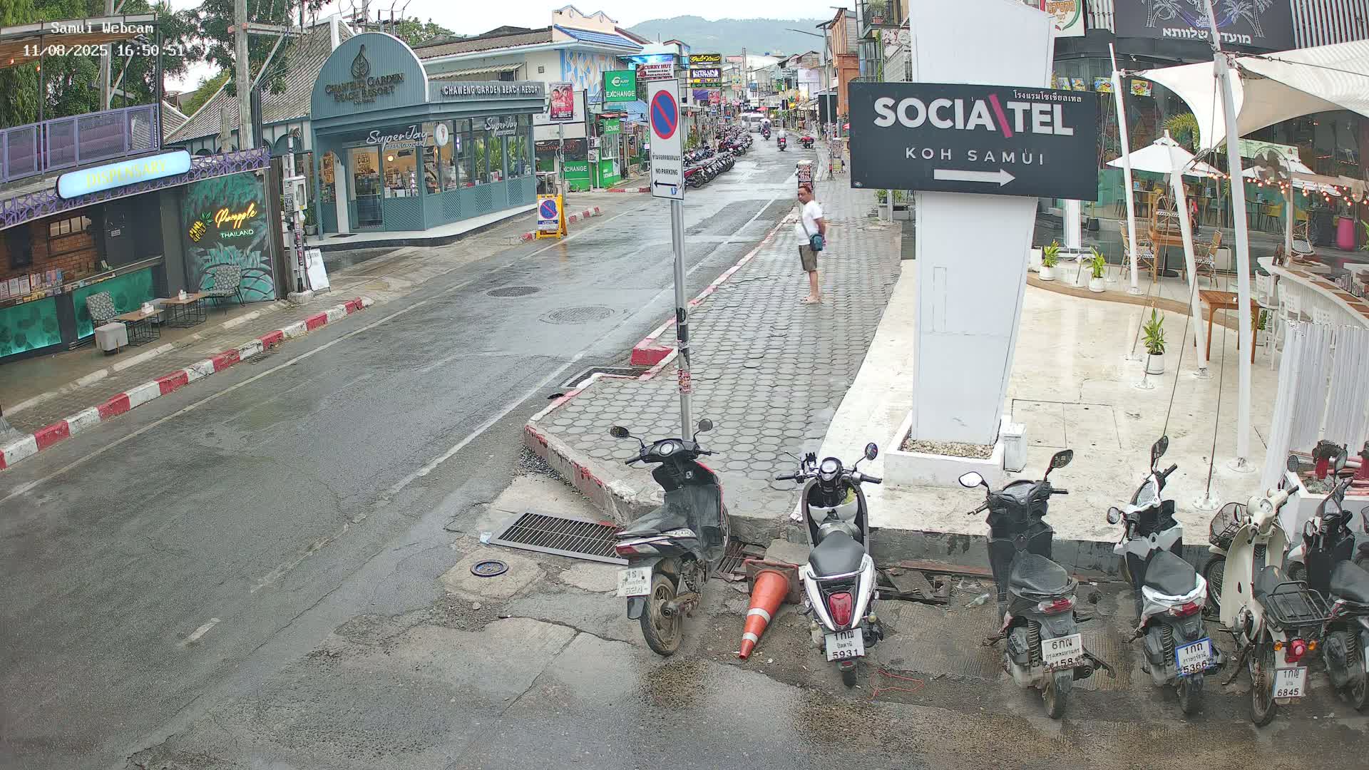 Chaweng Town Center Live Cam - Ko Samui, Surat Thani, Thailand