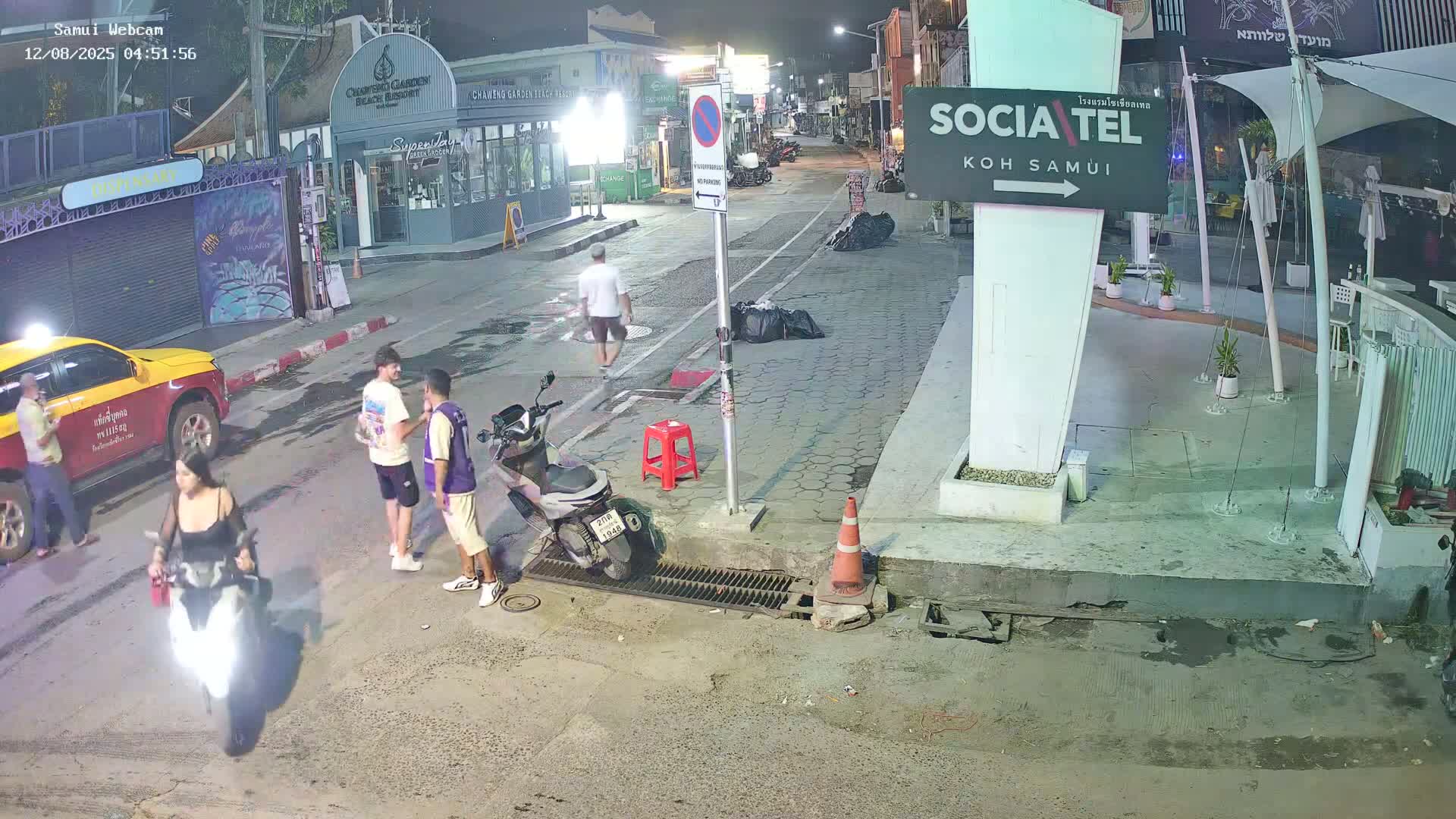 Chaweng Town Center Live Cam - Ko Samui, Surat Thani, Thailand