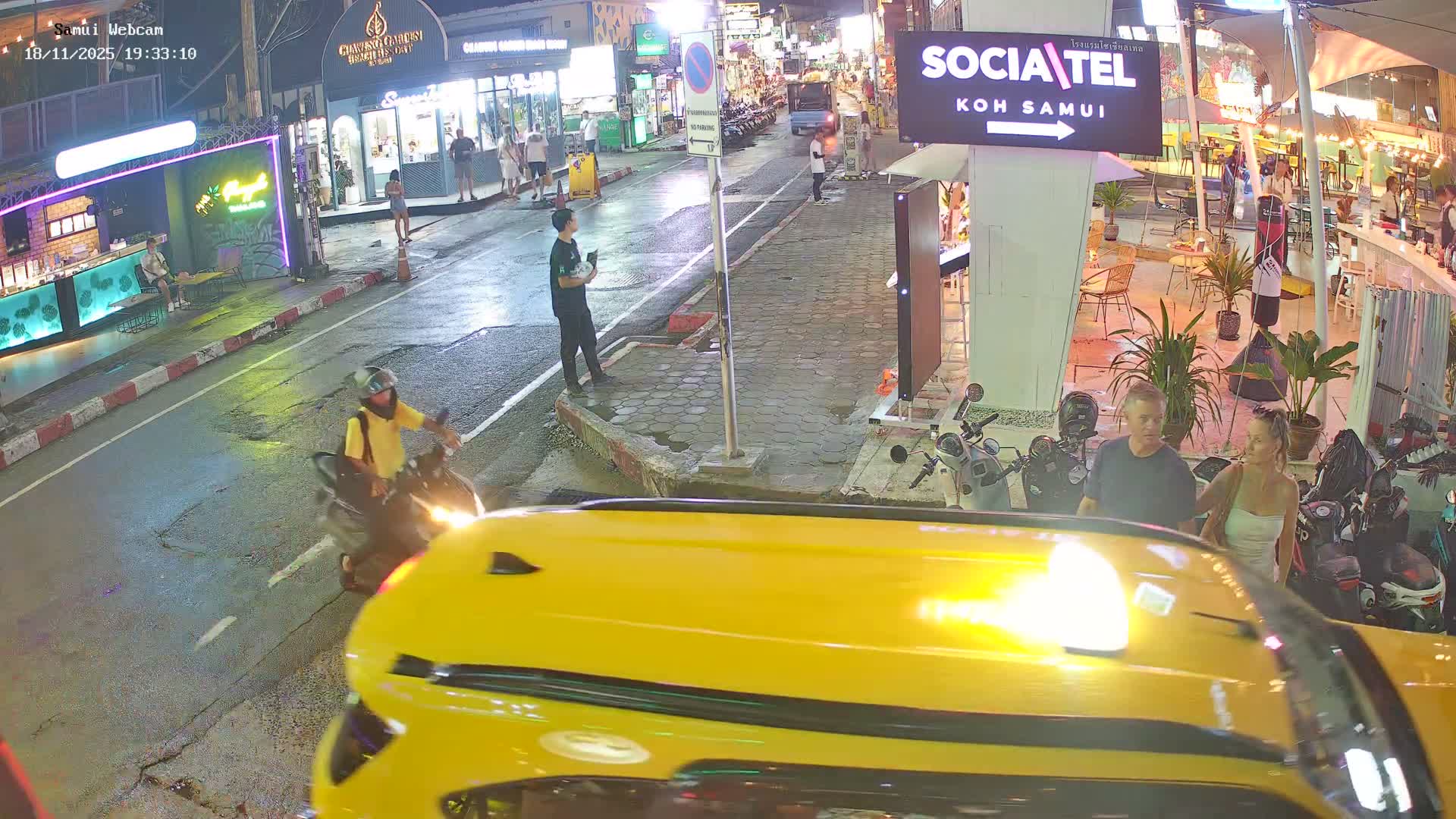 Chaweng Town Center Live Cam - Ko Samui, Surat Thani, Thailand