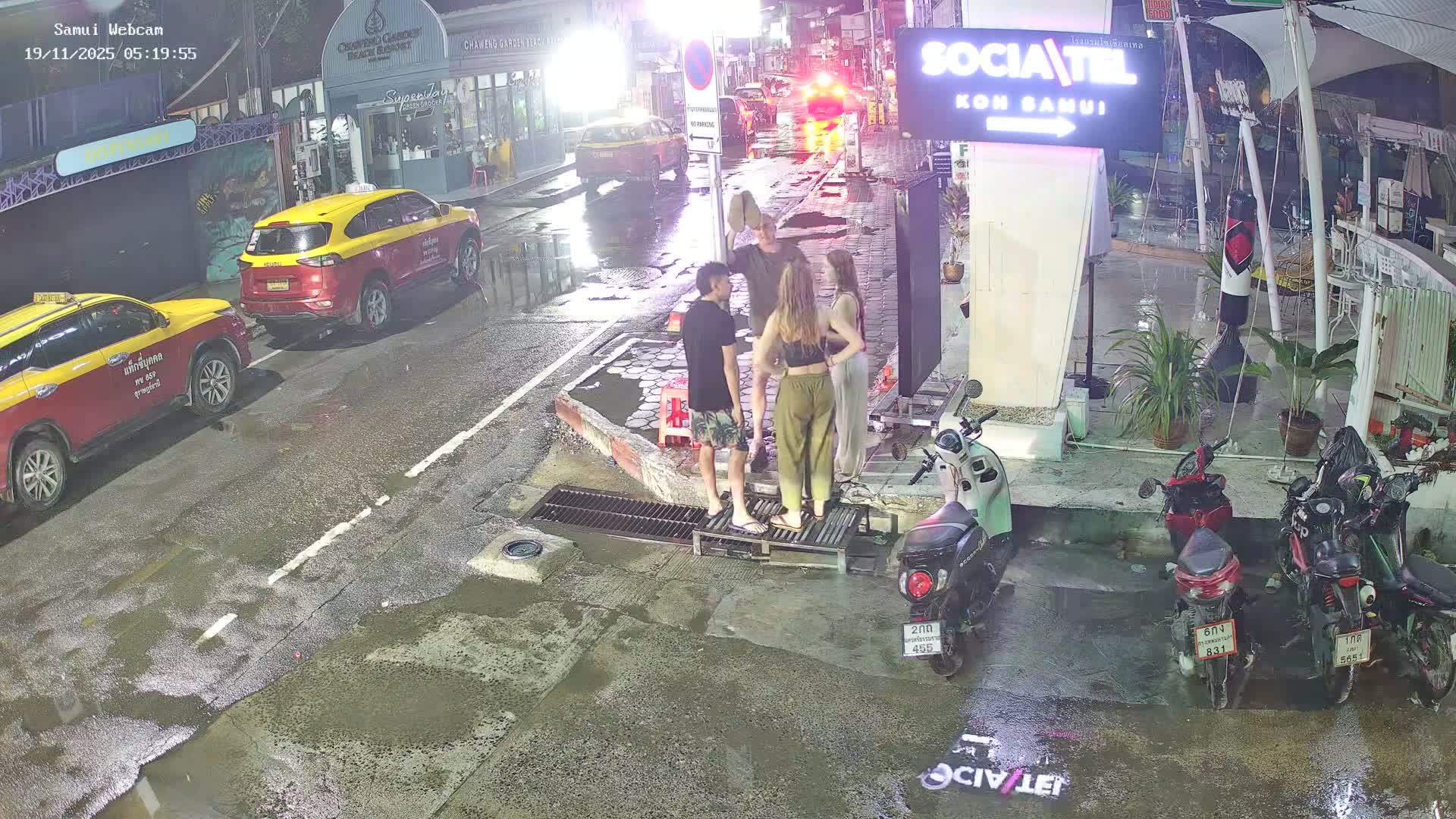 Chaweng Town Center Live Cam - Ko Samui, Surat Thani, Thailand