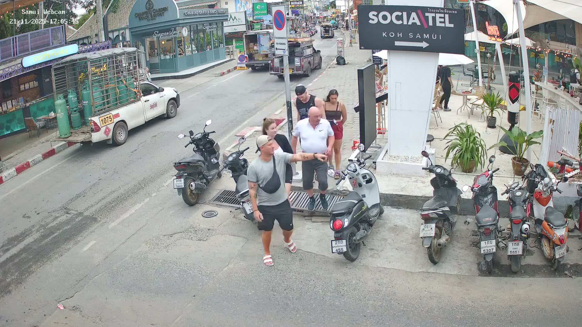 Chaweng Town Center Live Cam - Ko Samui, Surat Thani, Thailand