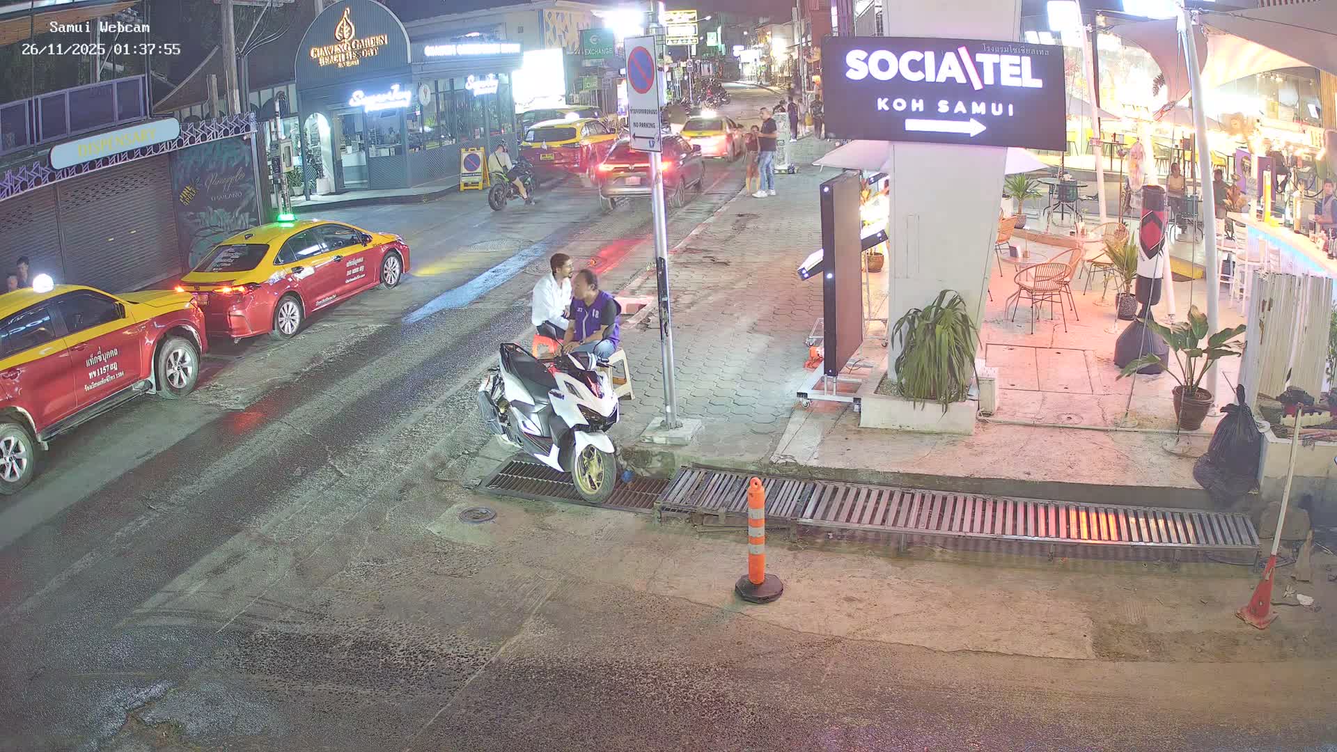 Chaweng Town Center Live Cam - Ko Samui, Surat Thani, Thailand