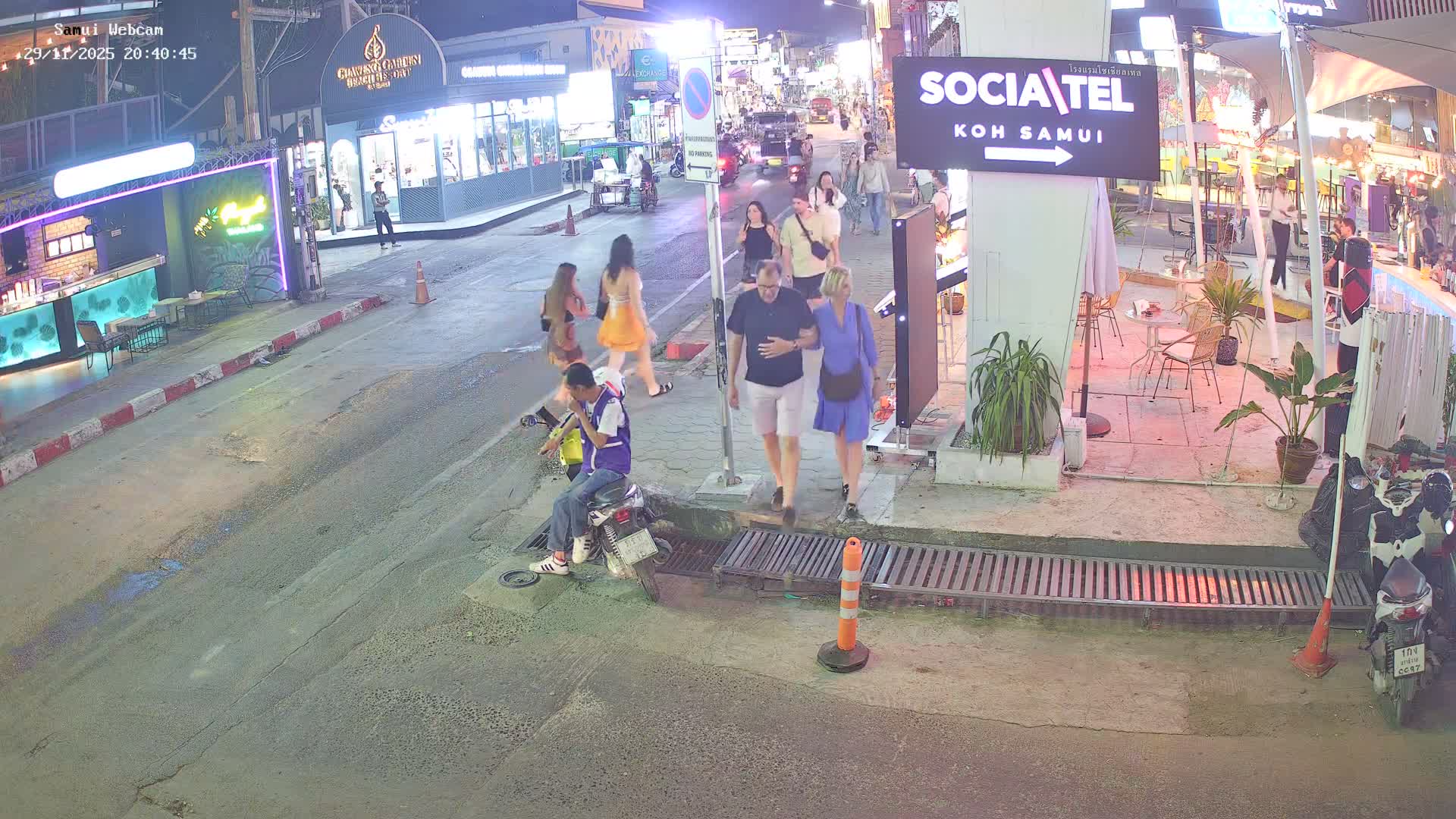 Chaweng Town Center Live Cam - Ko Samui, Surat Thani, Thailand