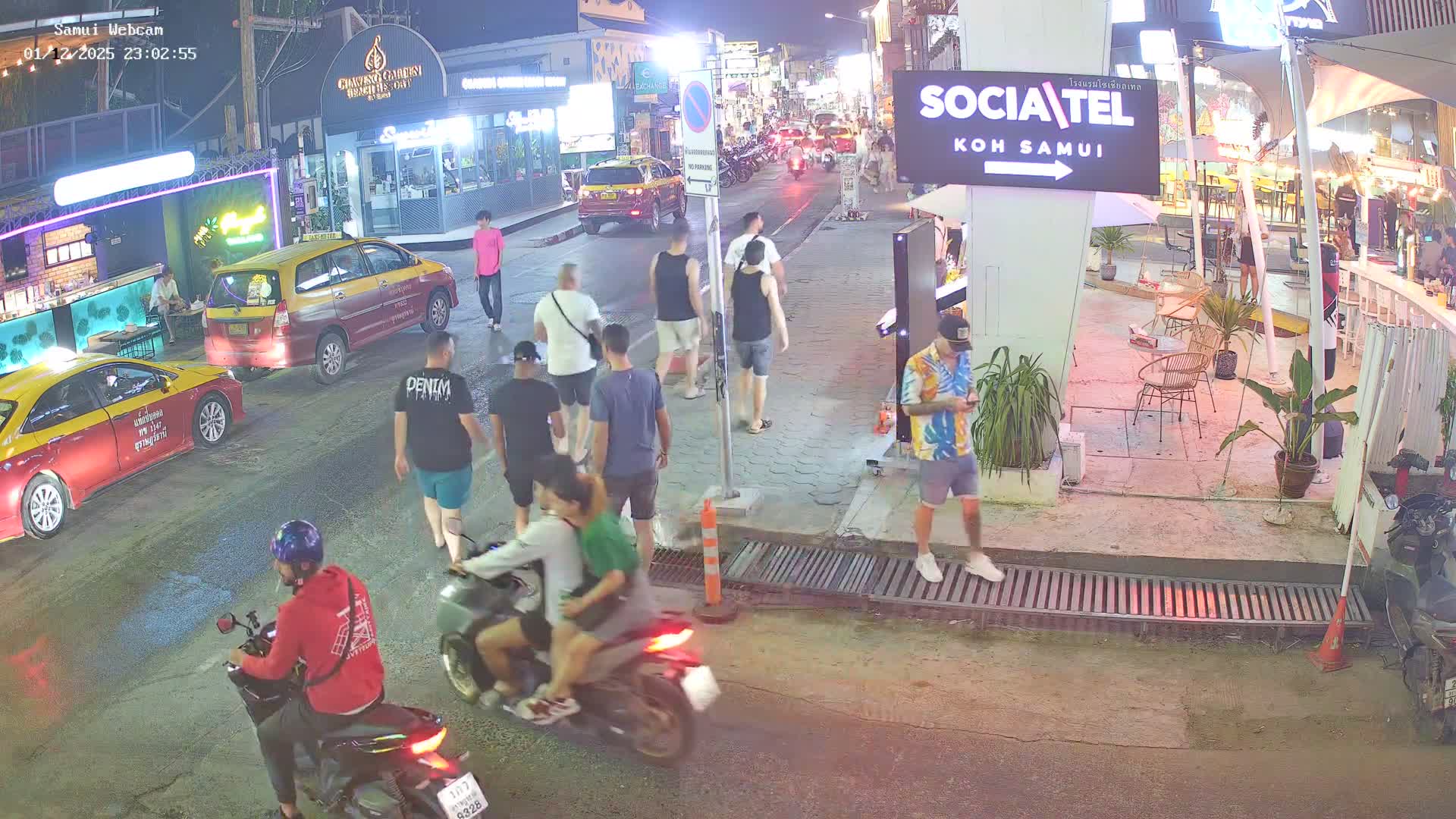 Chaweng Town Center Live Cam - Ko Samui, Surat Thani, Thailand
