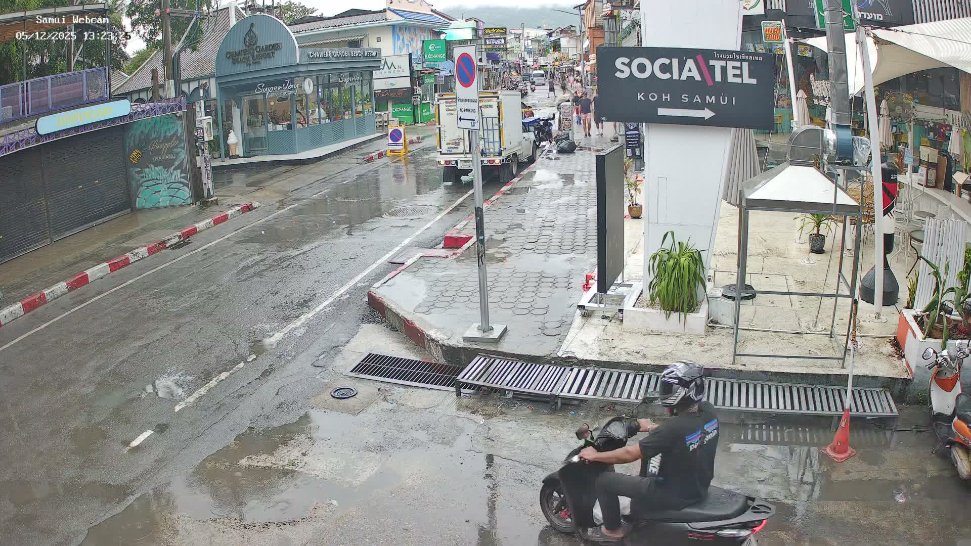 Chaweng Town Center Live Cam - Ko Samui, Surat Thani, Thailand