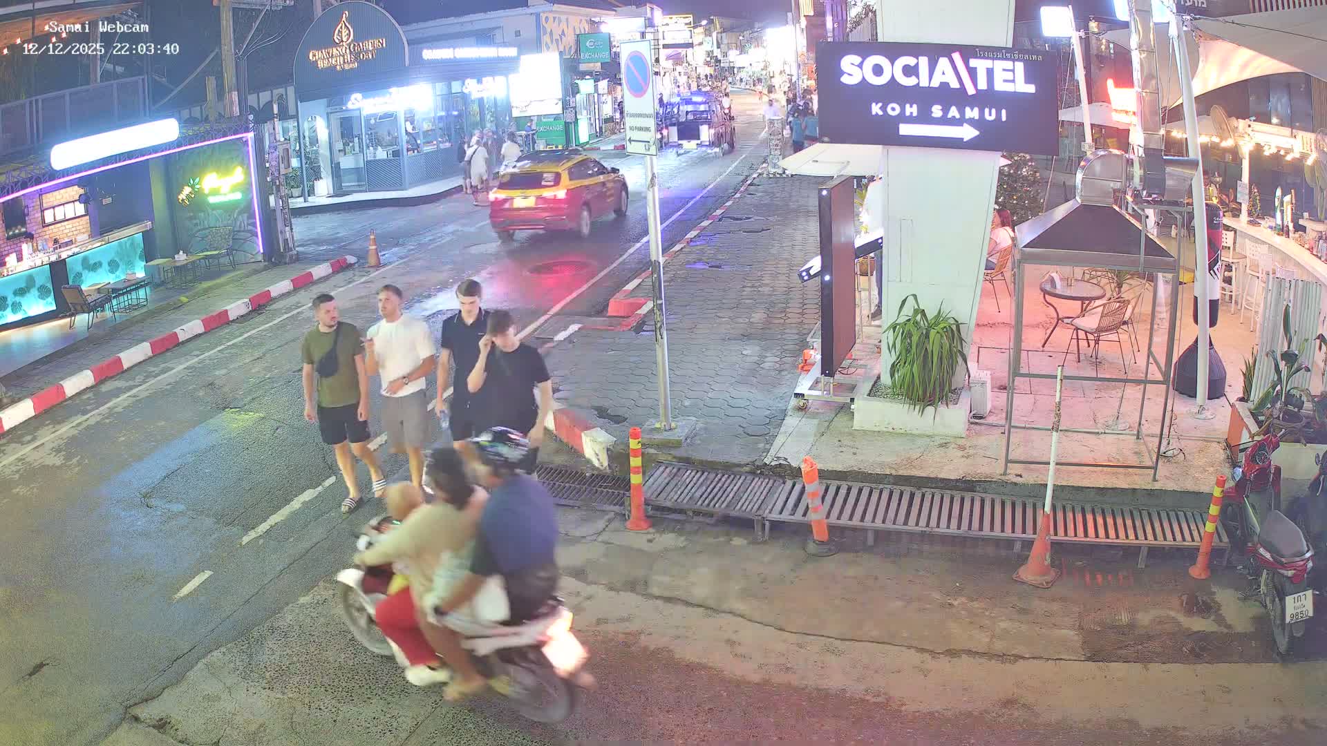 Chaweng Town Center Live Cam - Ko Samui, Surat Thani, Thailand