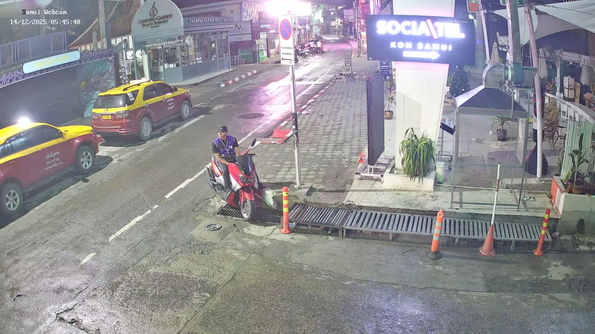 Chaweng Town Center Live Cam - Ko Samui, Surat Thani, Thailand
