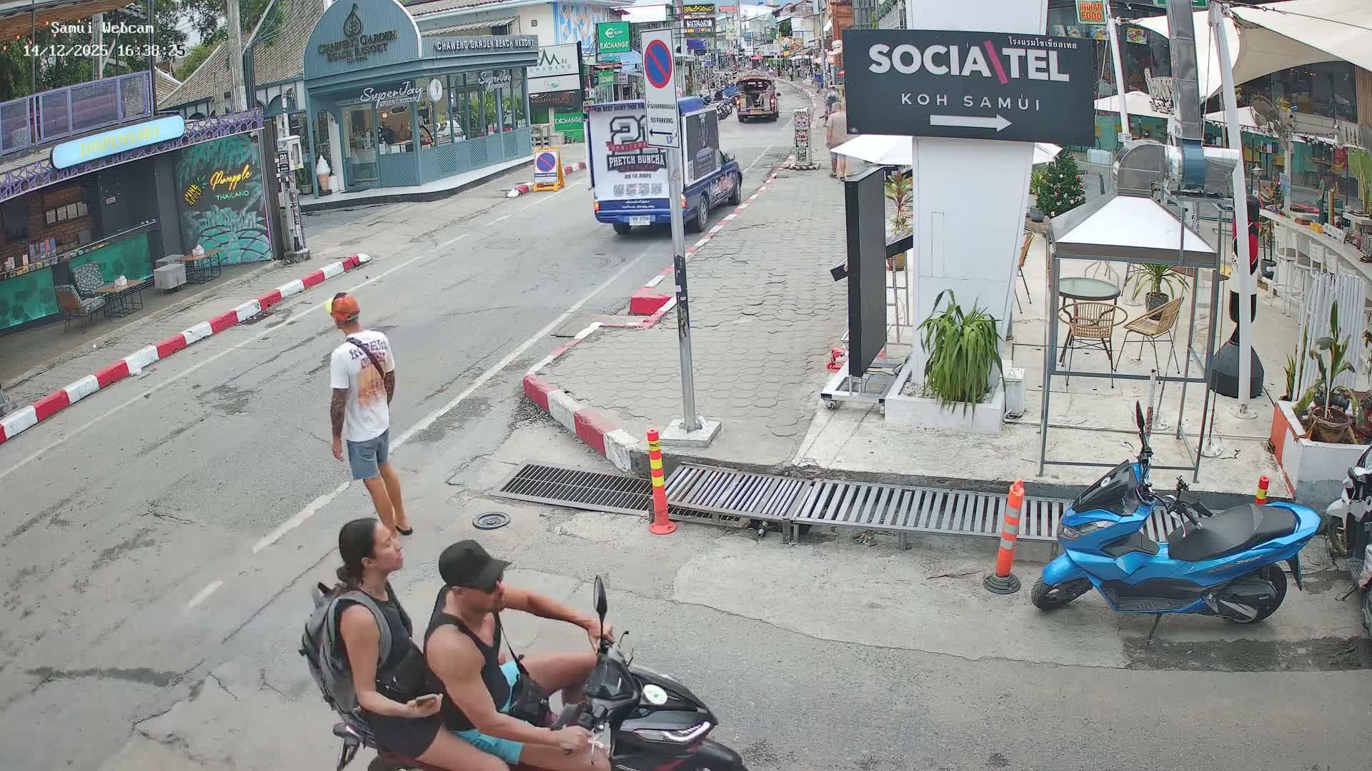 Chaweng Town Center Live Cam - Ko Samui, Surat Thani, Thailand