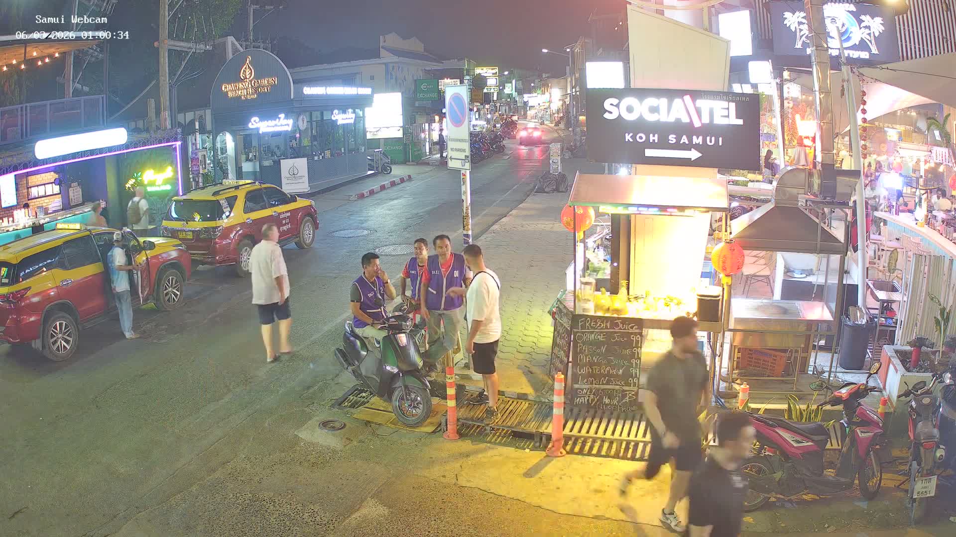 Chaweng Town Center Live Cam - Ko Samui, Surat Thani, Thailand
