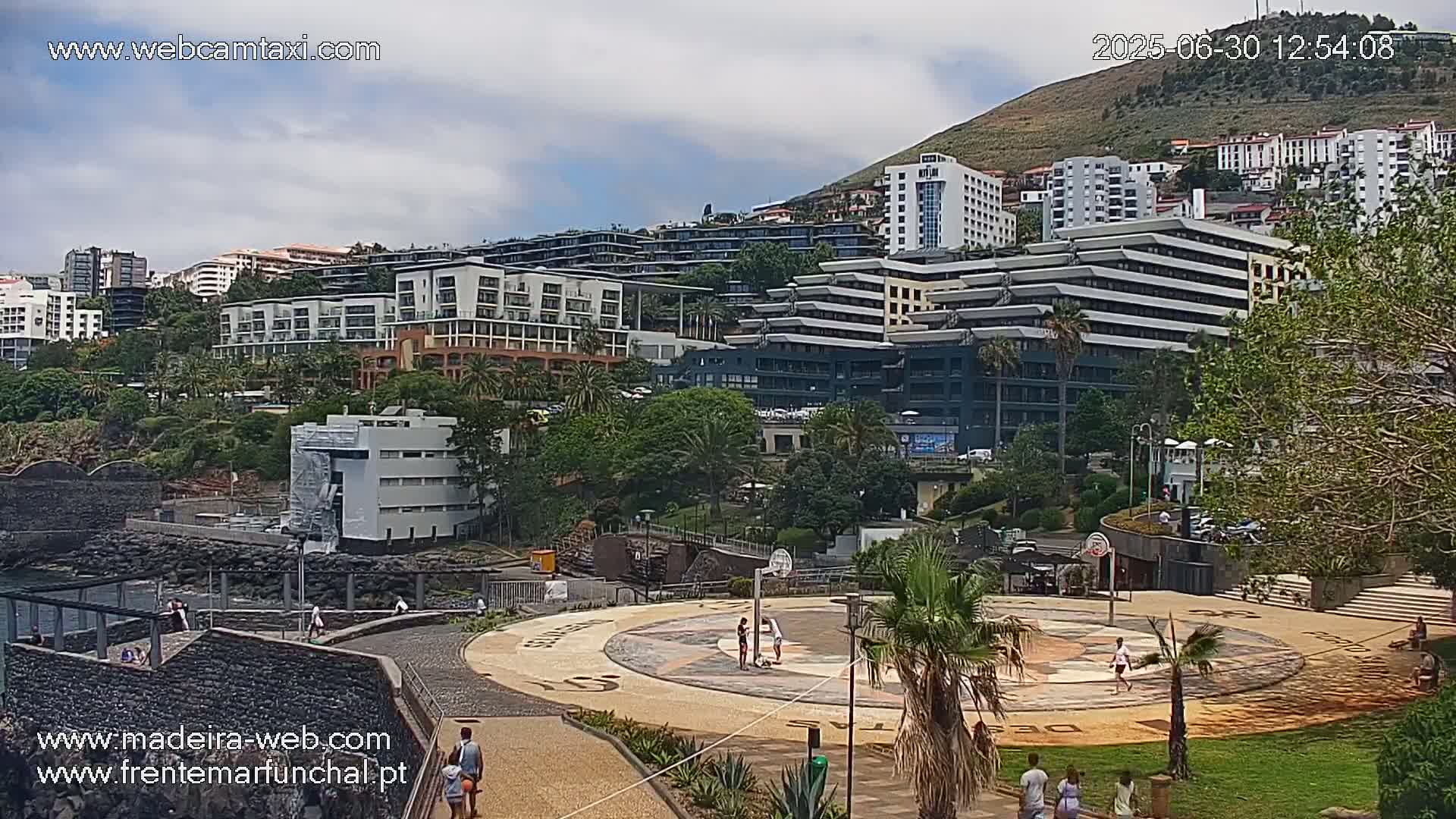 Fortim/Jardim do Lido Gardens Live PTZ Live Cam - Funchal, Madeira, Portugal