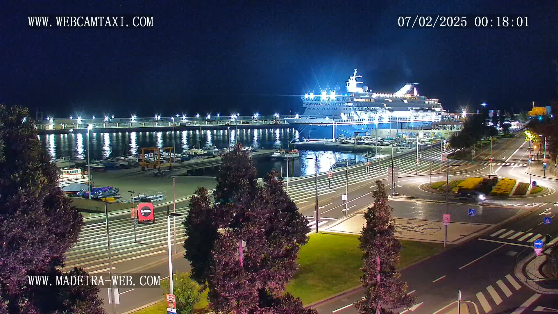 CR7 Museum & Busto do Bust of Dr. Francisco Sá Carneiro PTZ Live Cam - Funchal, Madeira, Portugal