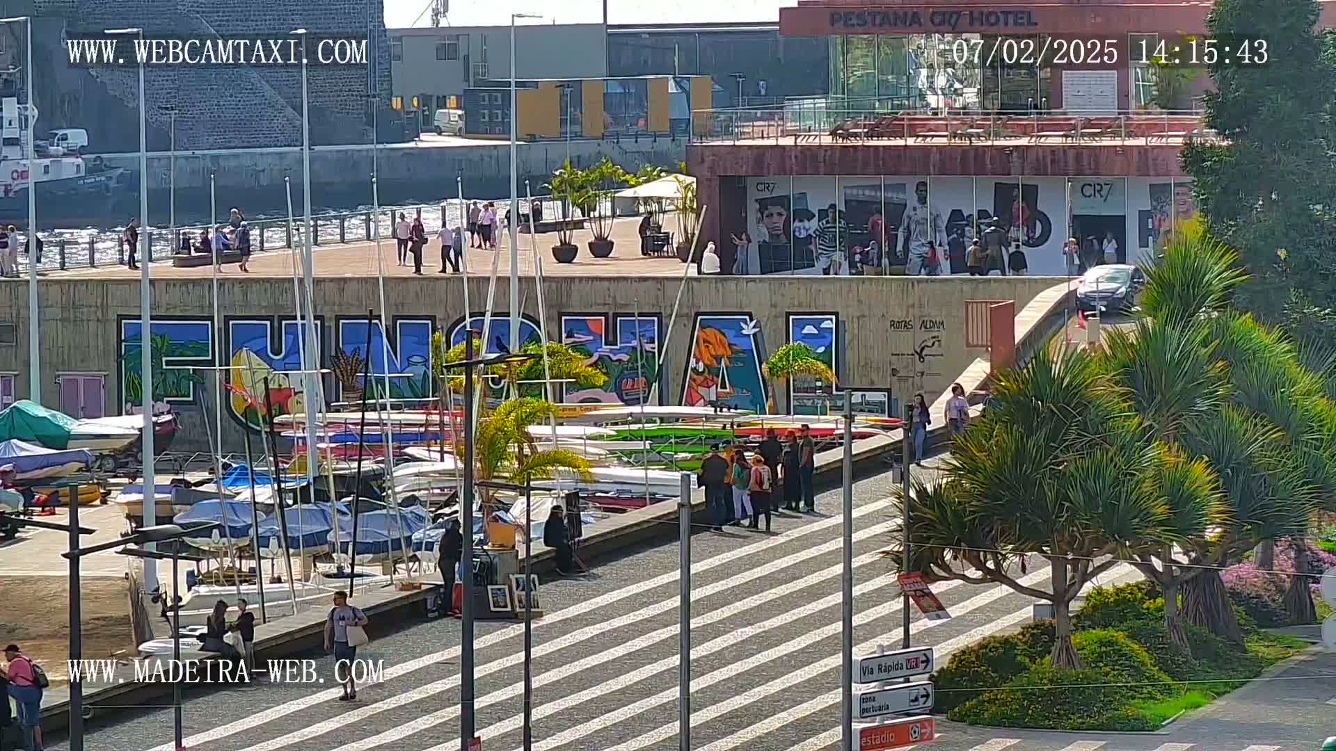 CR7 Museum & Busto do Bust of Dr. Francisco Sá Carneiro PTZ Live Cam - Funchal, Madeira, Portugal