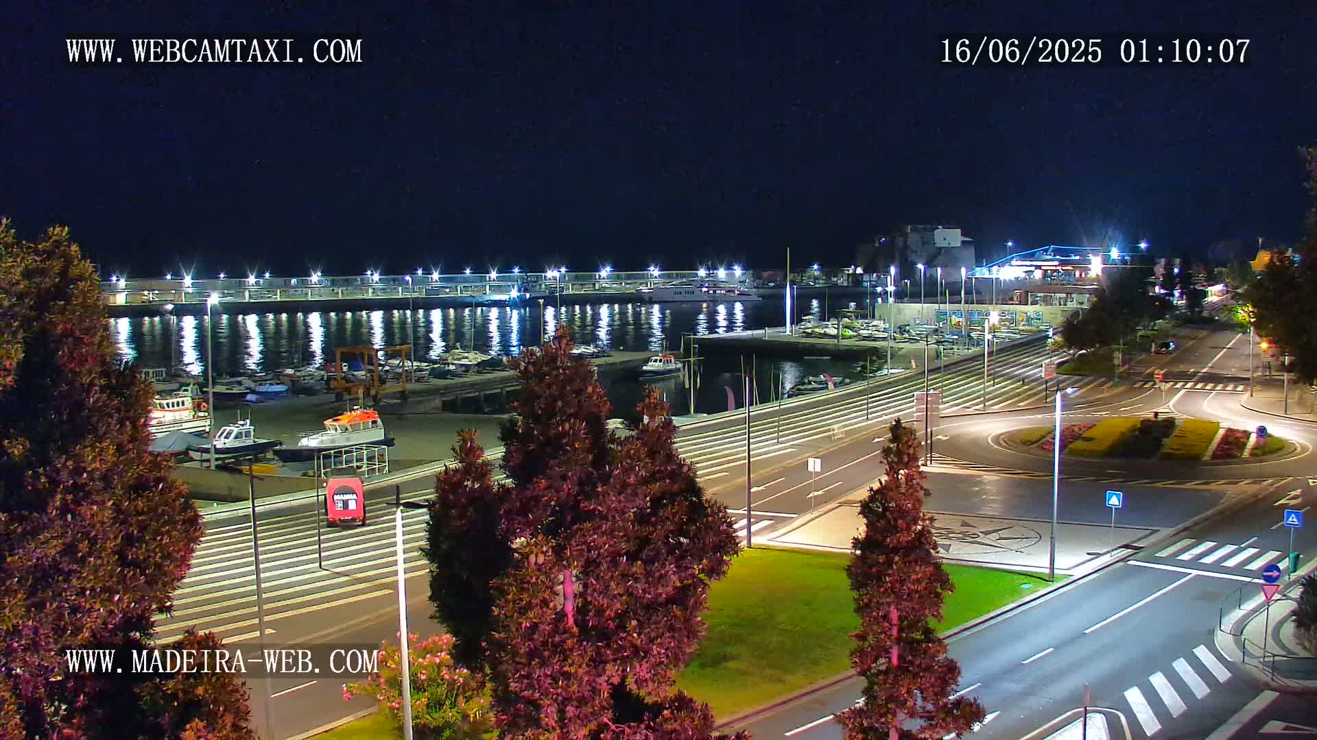 CR7 Museum & Busto do Bust of Dr. Francisco Sá Carneiro PTZ Live Cam - Funchal, Madeira, Portugal